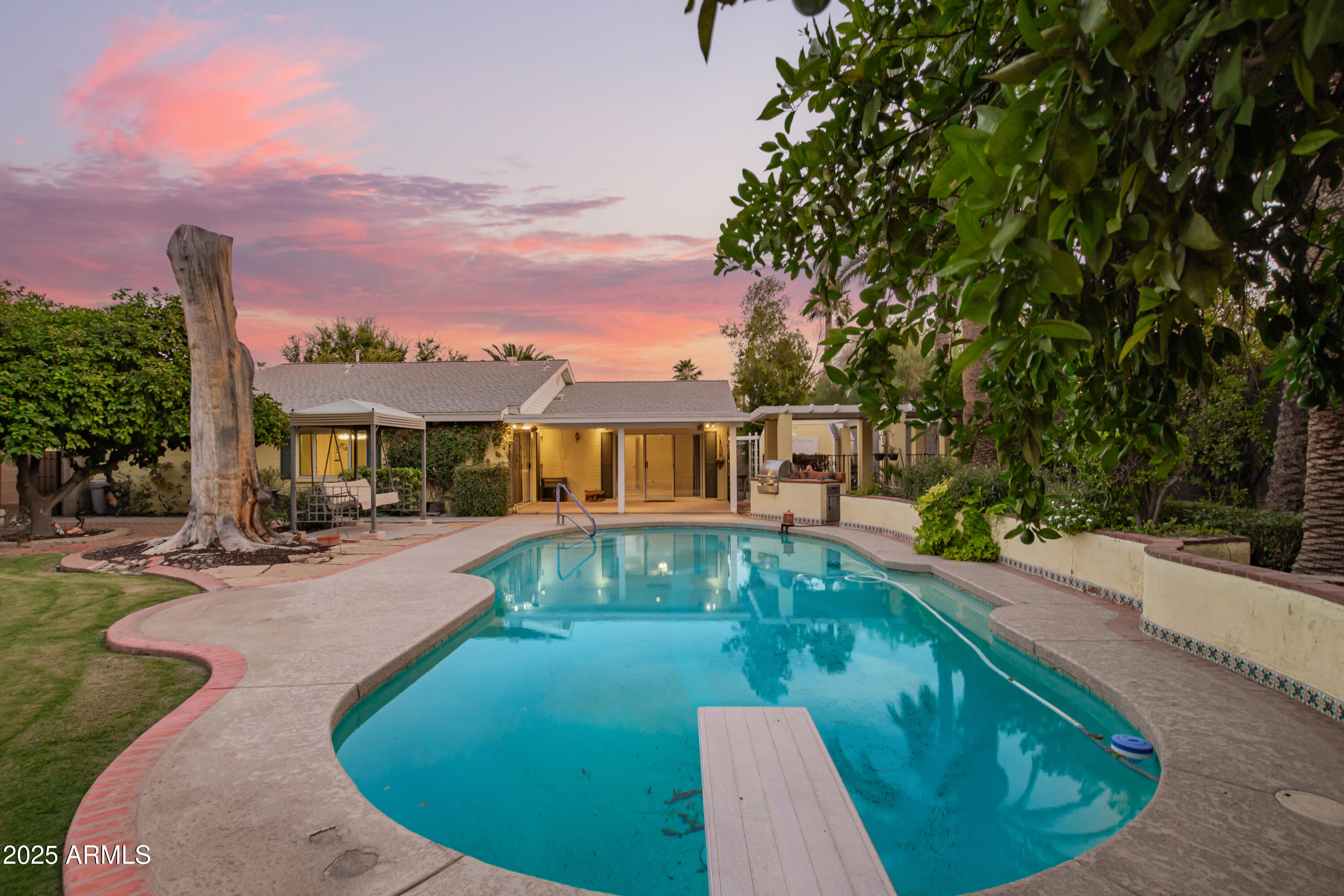 340 ANCORA Drive N