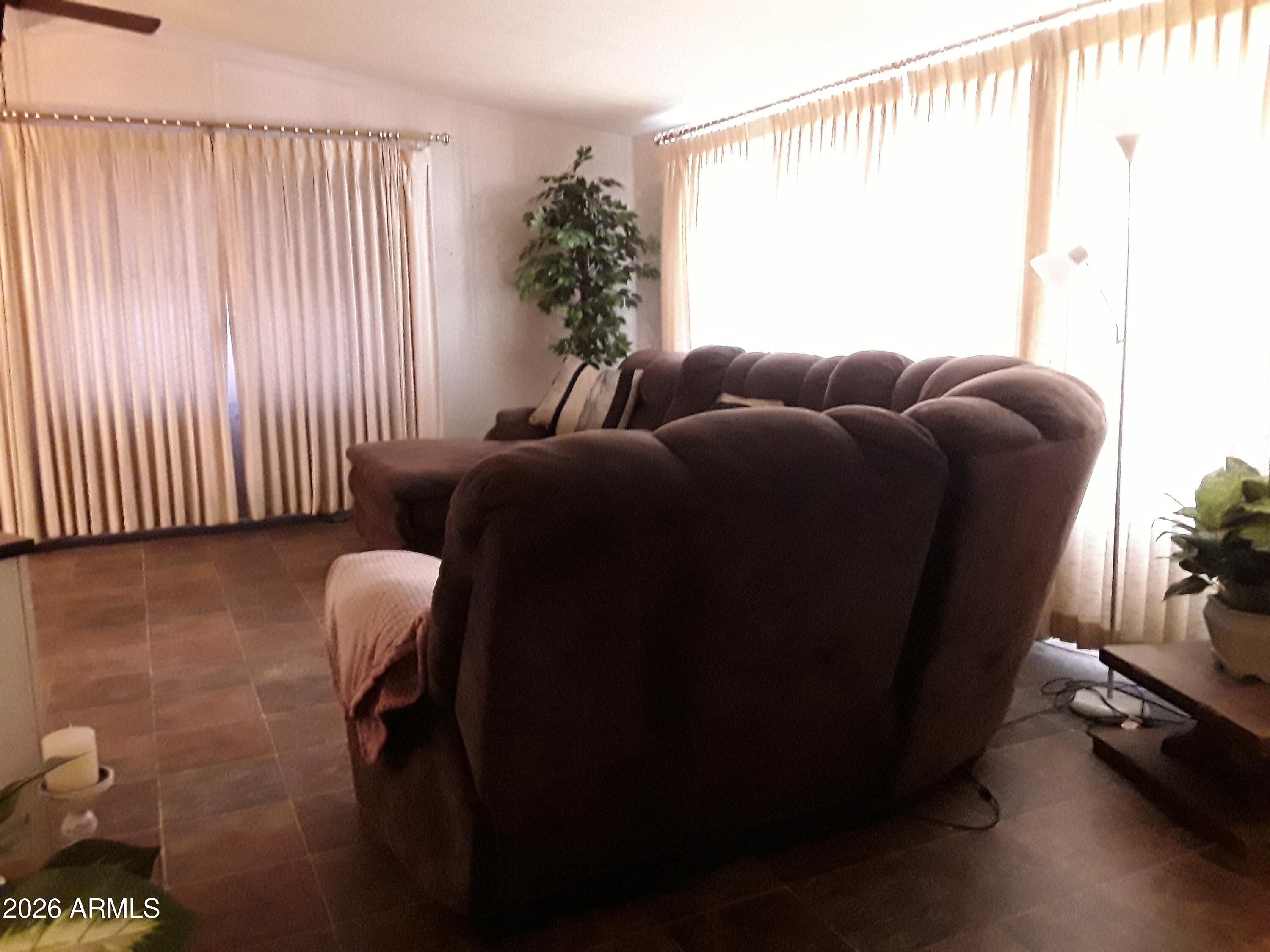 10701 N 99th Avenue 186