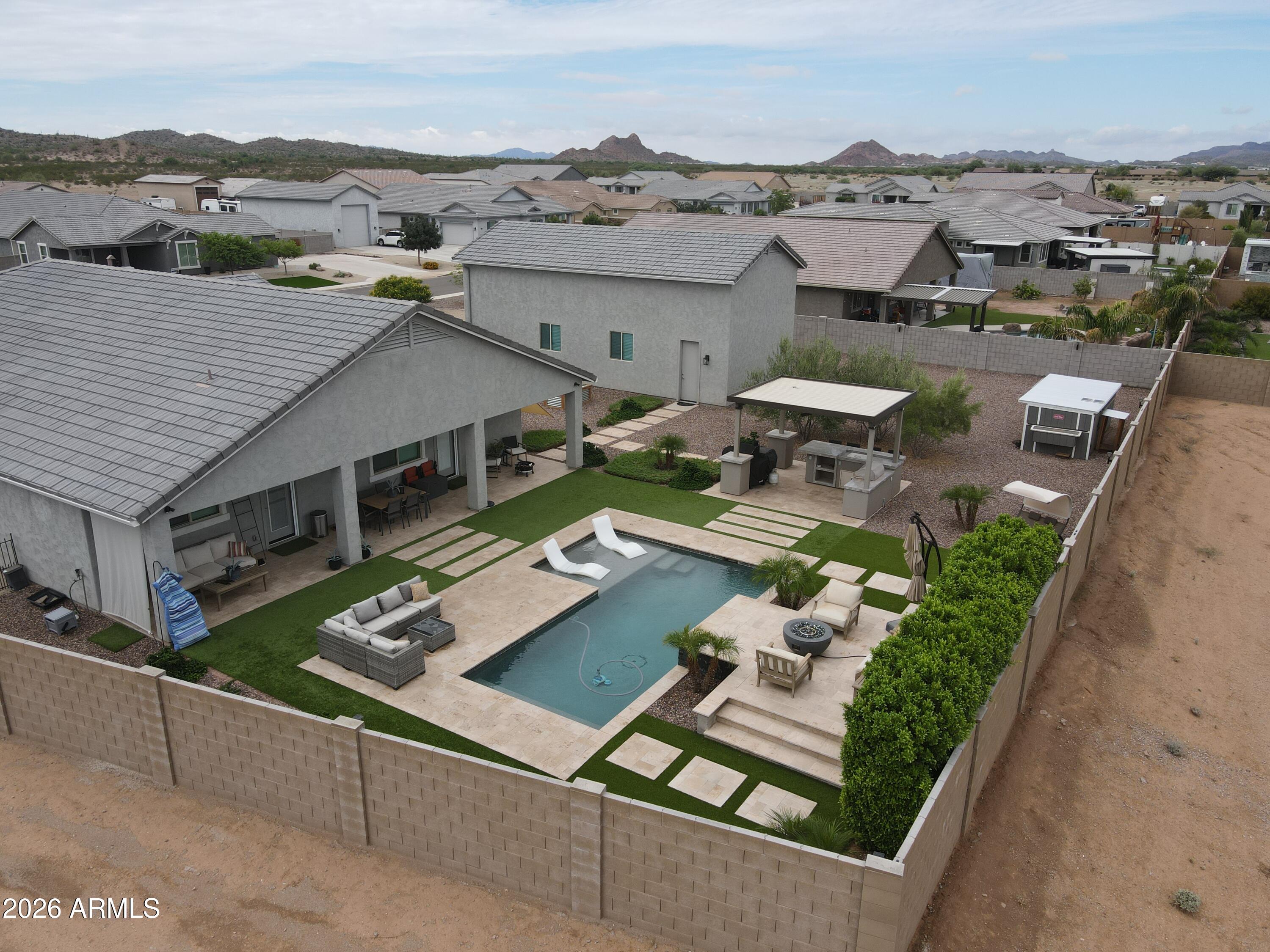 2024 E EUCALYPTUS Lane