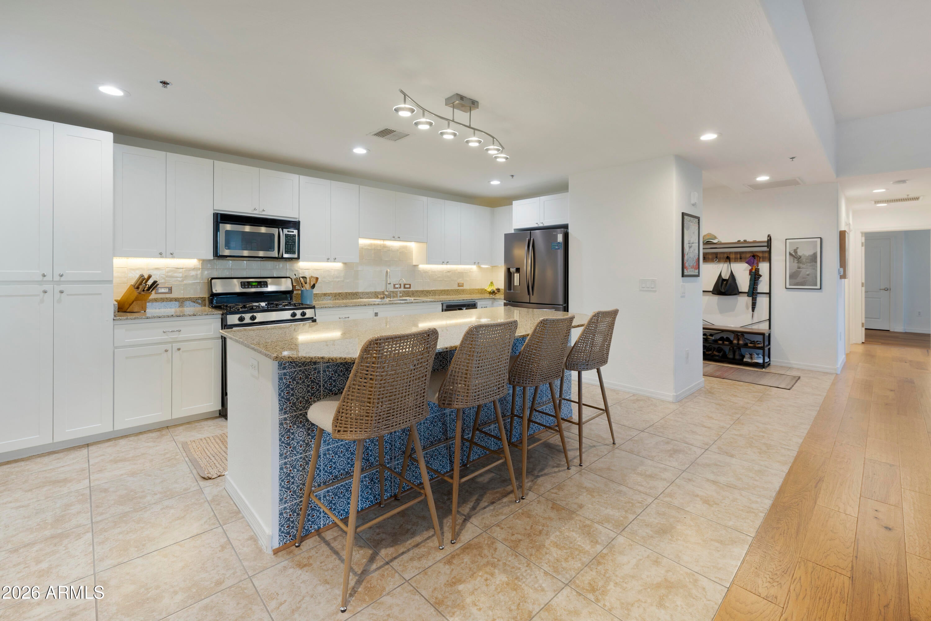 17 W VERNON Avenue 316