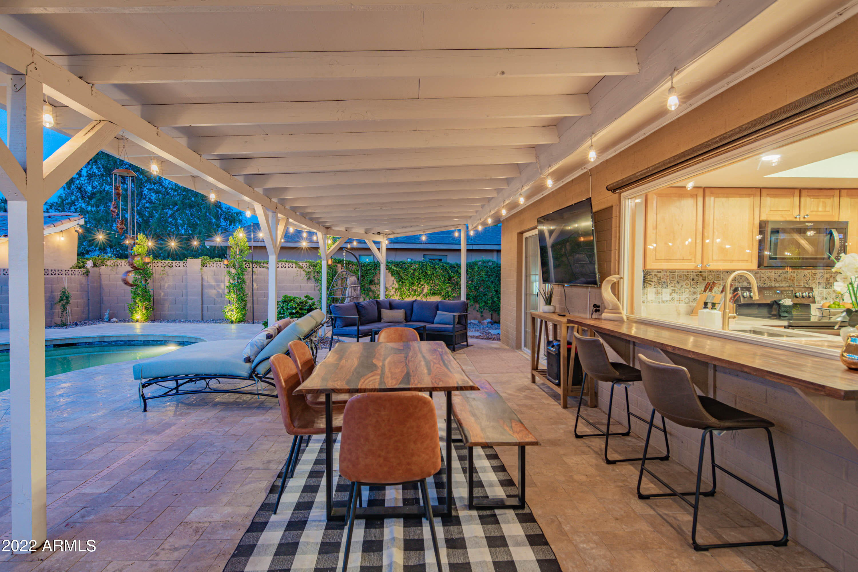 6110 E EDGEMONT Avenue