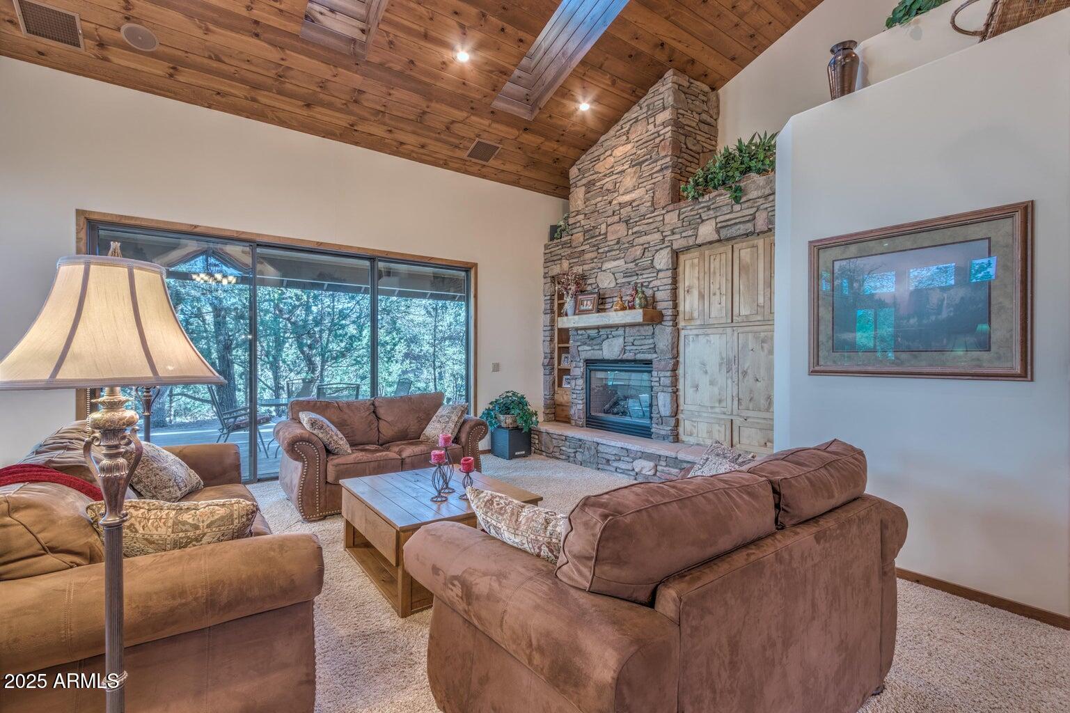 1005 W ROCK SPRINGS Circle