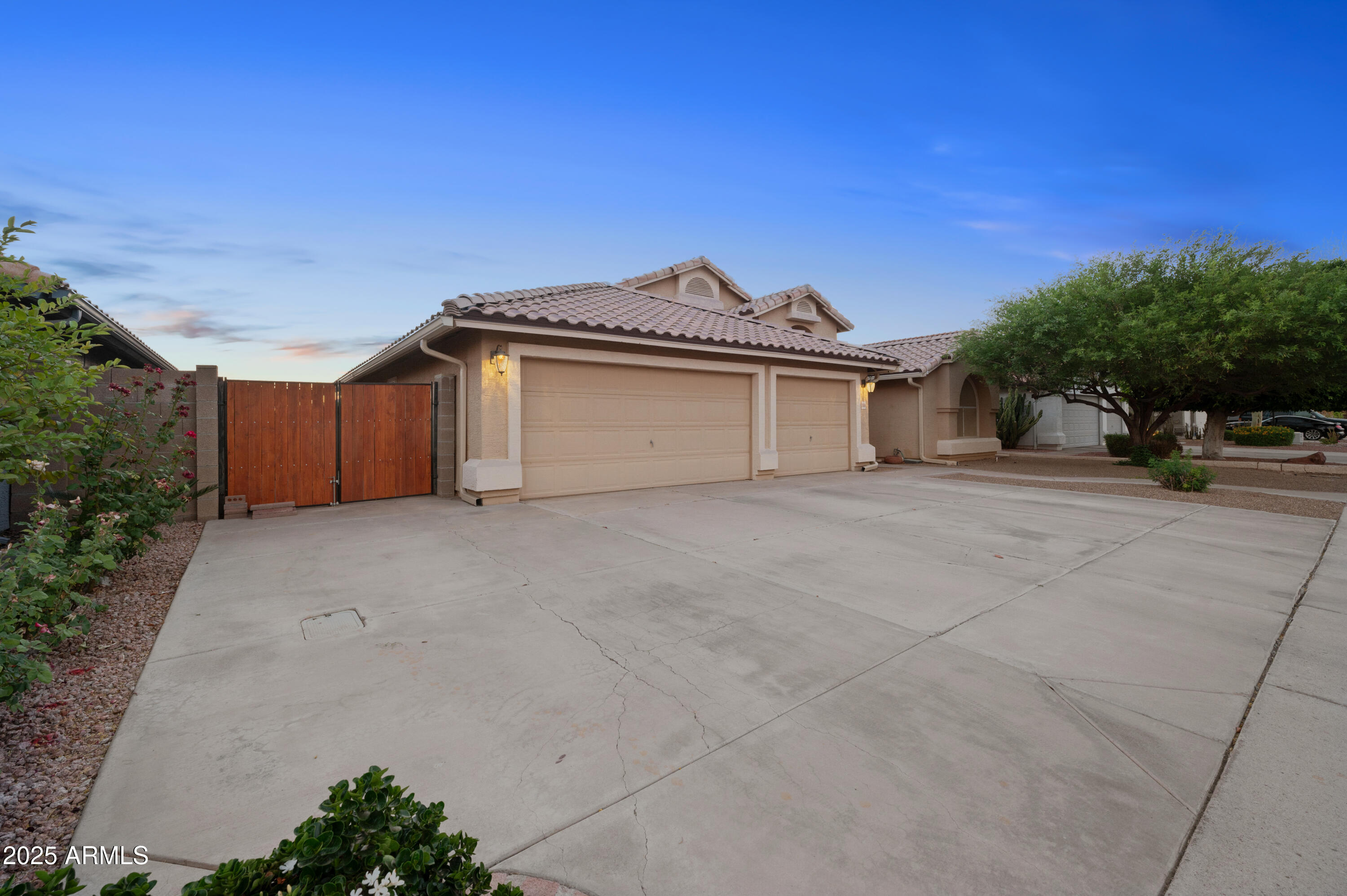 2434 S COLLEEN -- SW