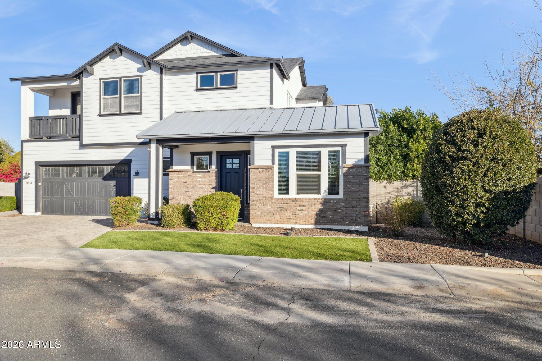 3814 E CRITTENDEN Lane