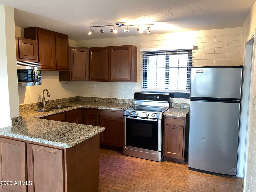 Photo of 925 E Henry Street, Tempe, AZ 85288 (MLS # 6996260)