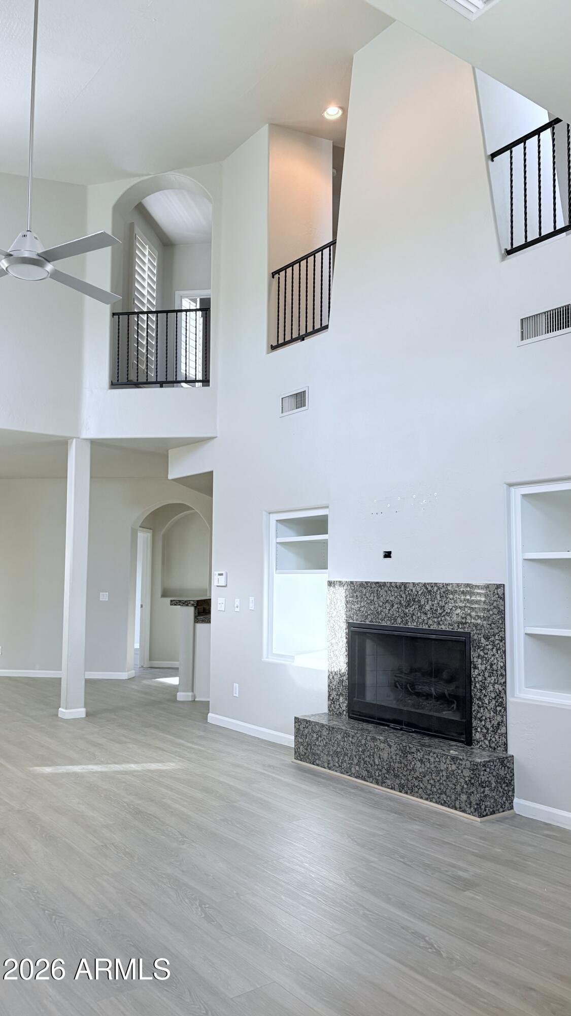 20802 N GRAYHAWK Drive 1085