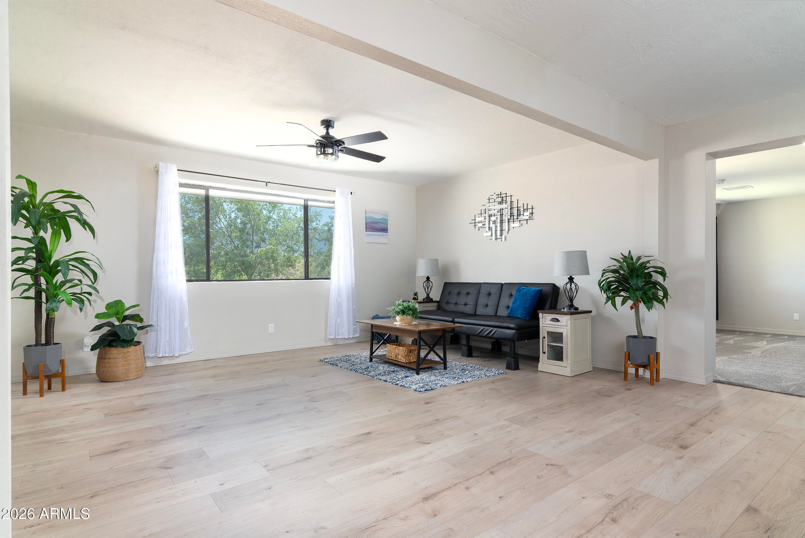985 E SAGUARO Drive