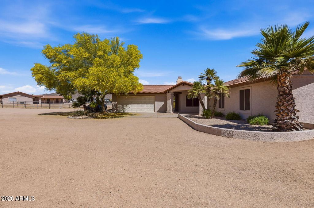 Photo of 1302 E Maddock Road, Phoenix, AZ 85086 (MLS # 7004752)