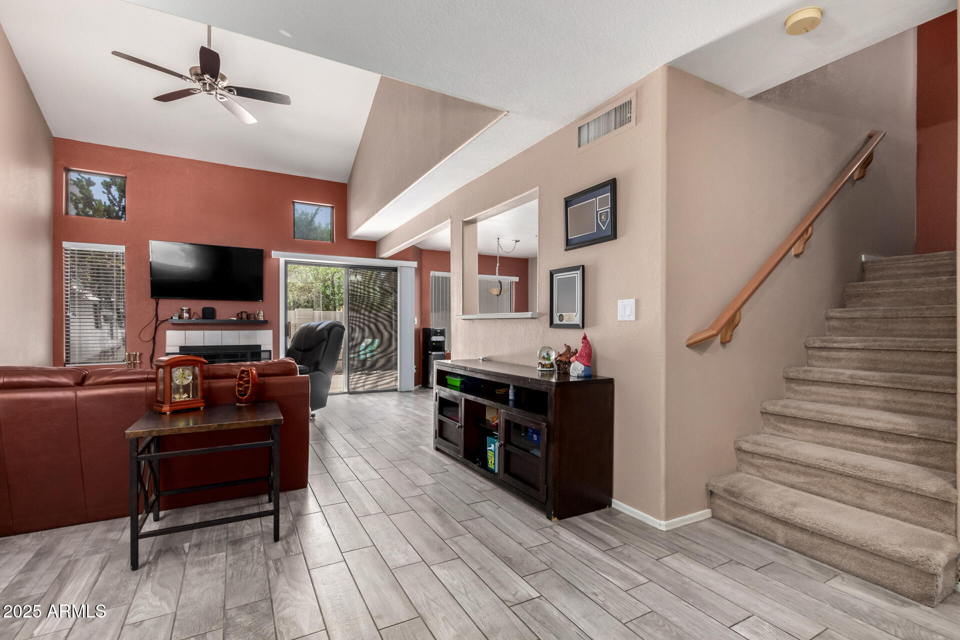 1121 W WINDJAMMER Drive