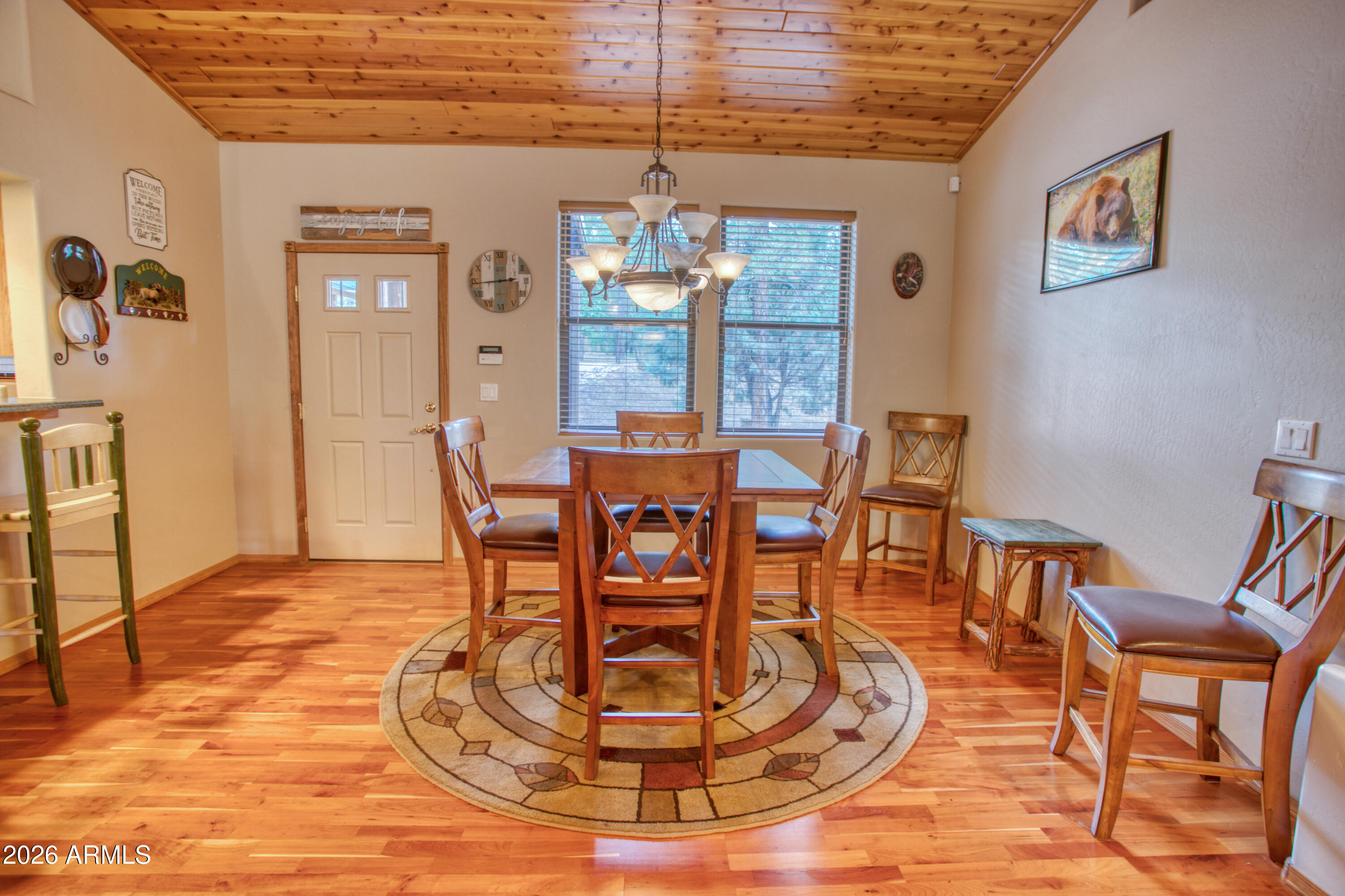 1060 PINON Circle