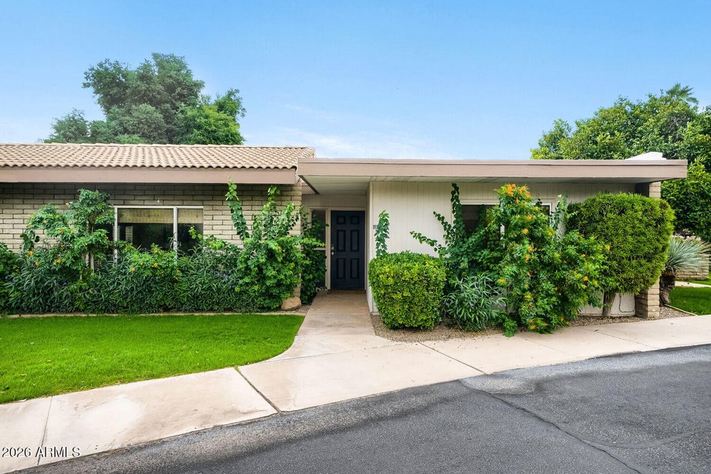 Photo of 4800 N 68th Street #327, Scottsdale, AZ 85251 (MLS # 7095874)