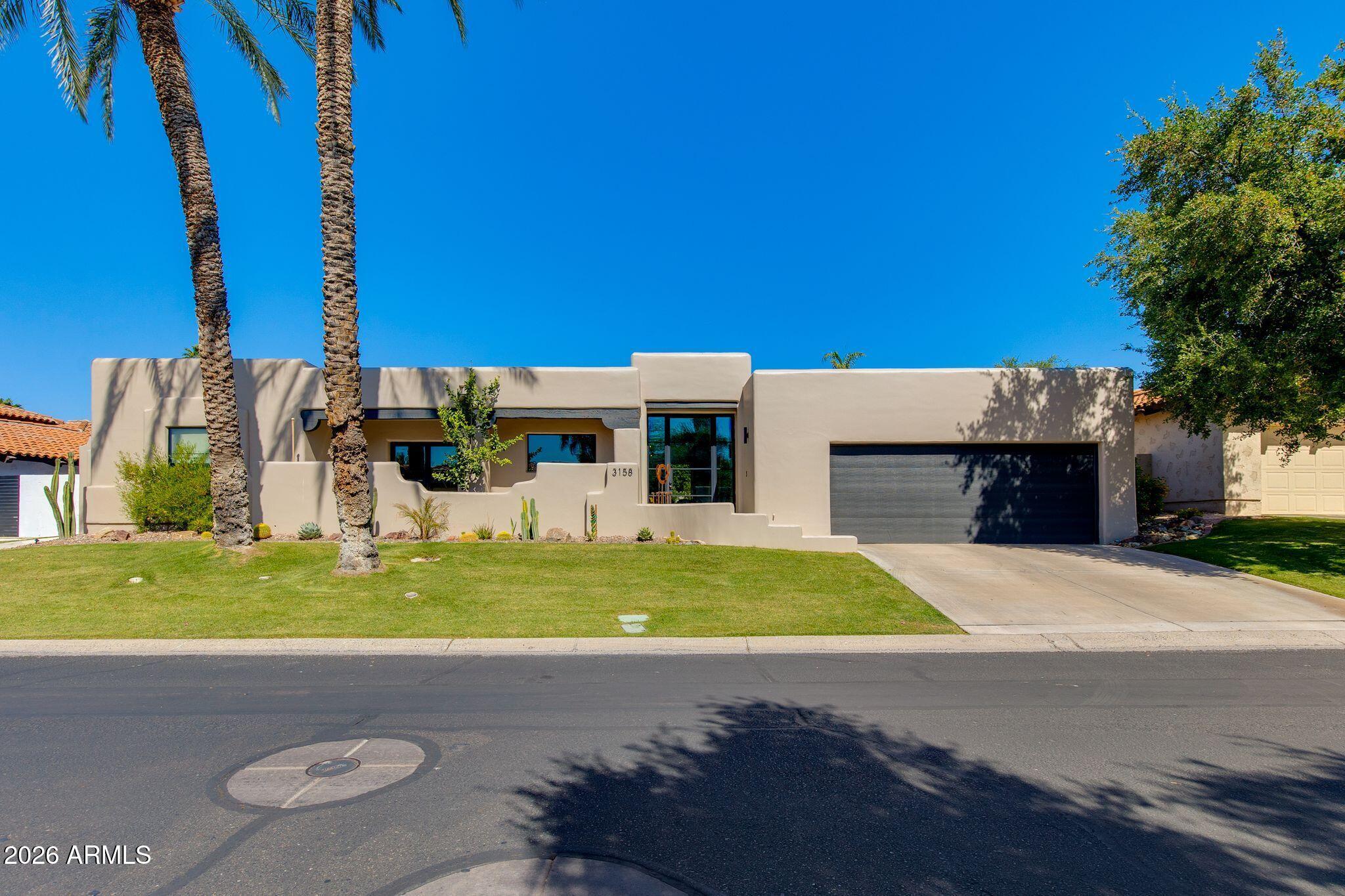 3158 E ROSE Lane