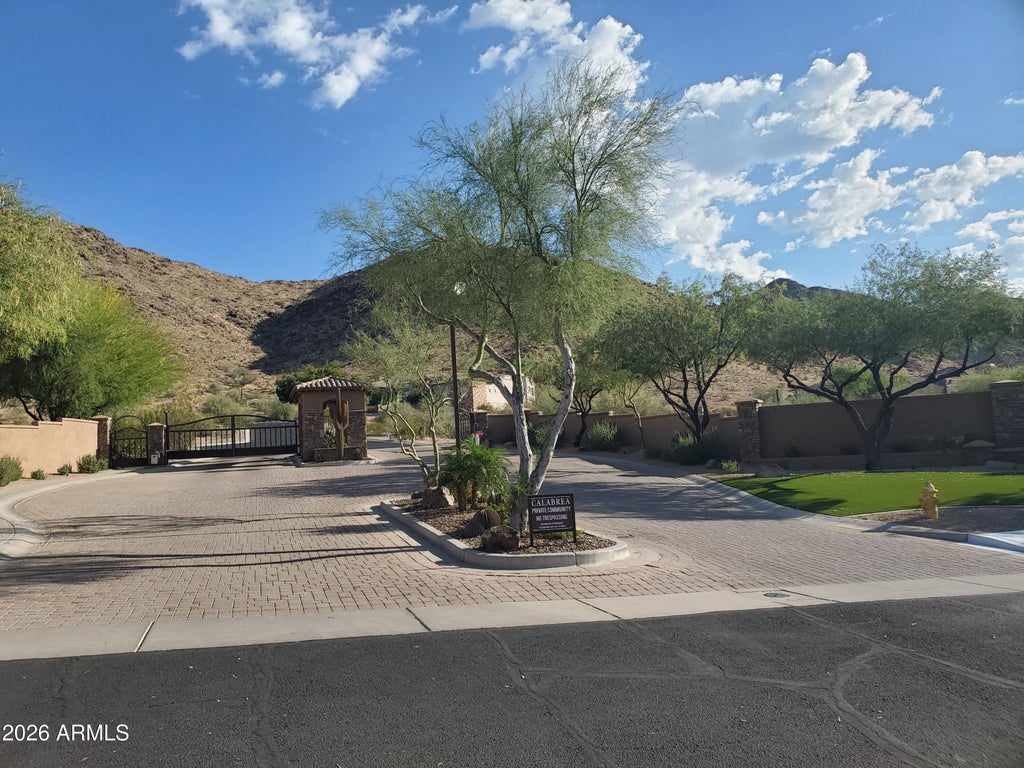 Photo of 3109 W Nighthawk Way #84, Phoenix, AZ 85045 (MLS # 6939253)