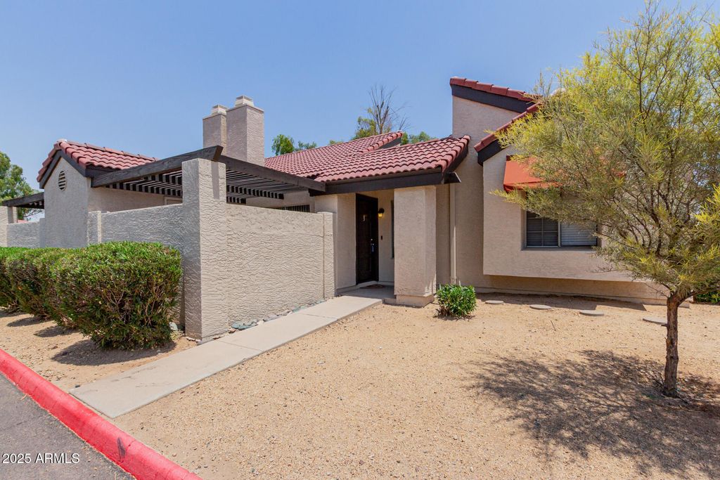Photo of 2144 E Center Lane #3, Tempe, AZ 85281 (MLS # 6871554)