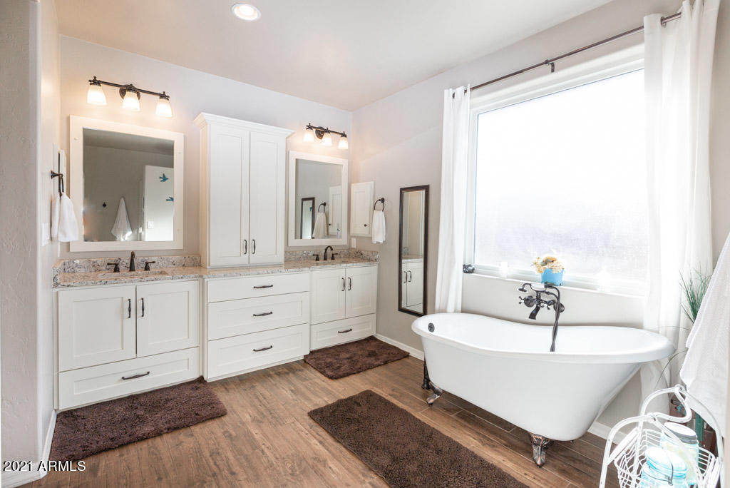 WILDHORSE - Residential
