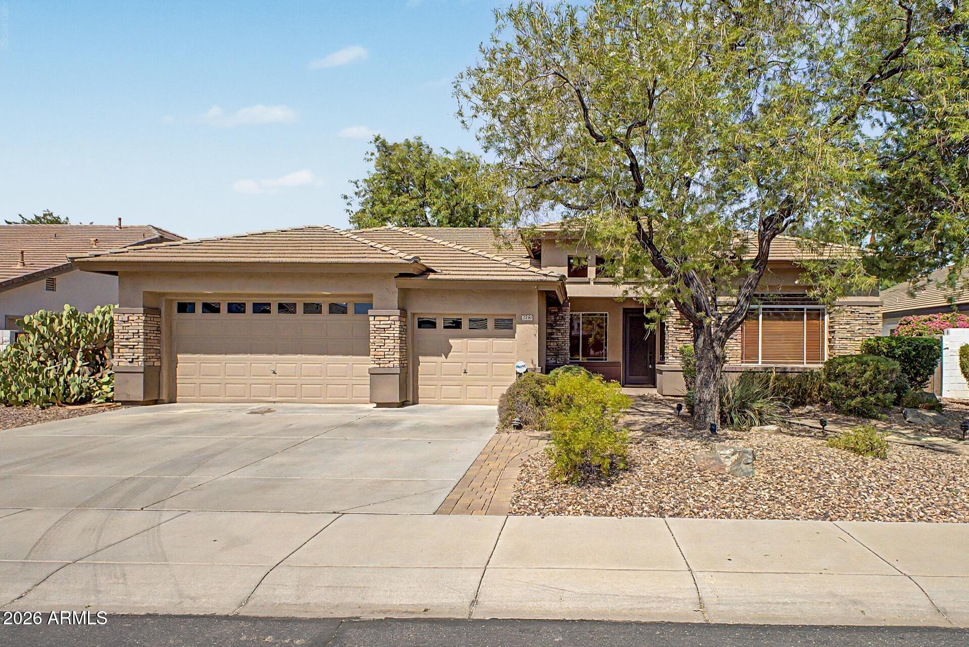 2740 S HONEYSUCKLE Lane