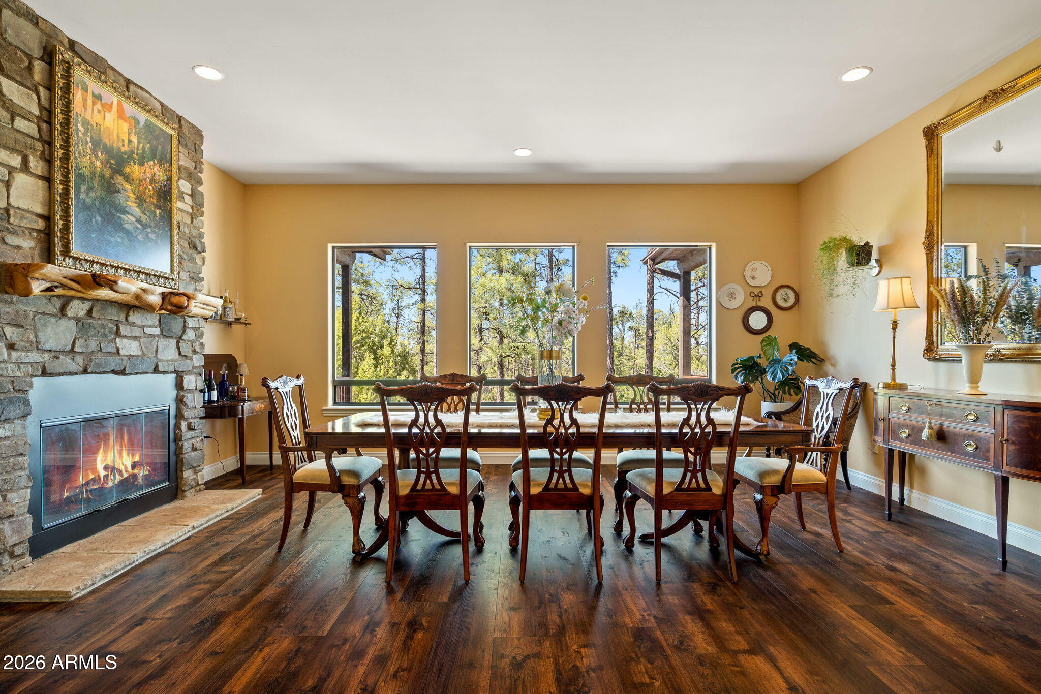 1100 E PINE OAKS Drive