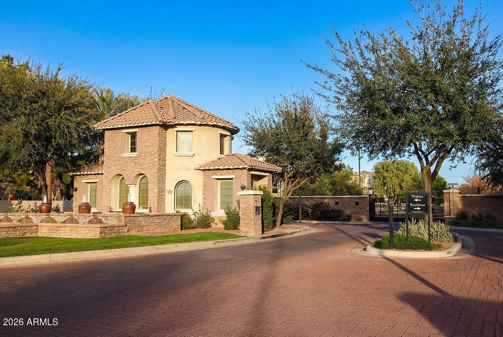 Photo of 1711 E Chelsea Lane, Gilbert, AZ 85295 (MLS # 6984254)