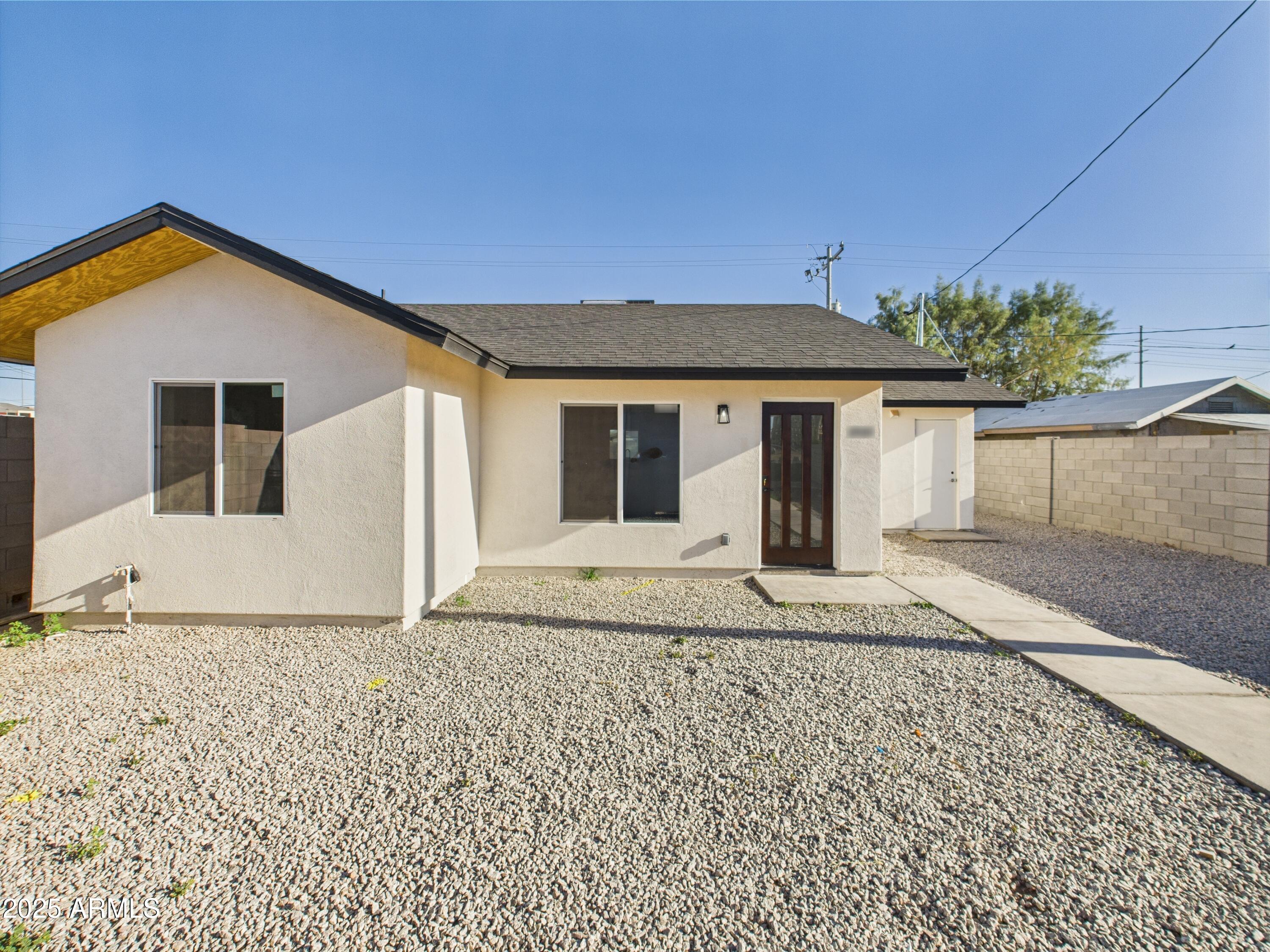 1917 E MONROE Street