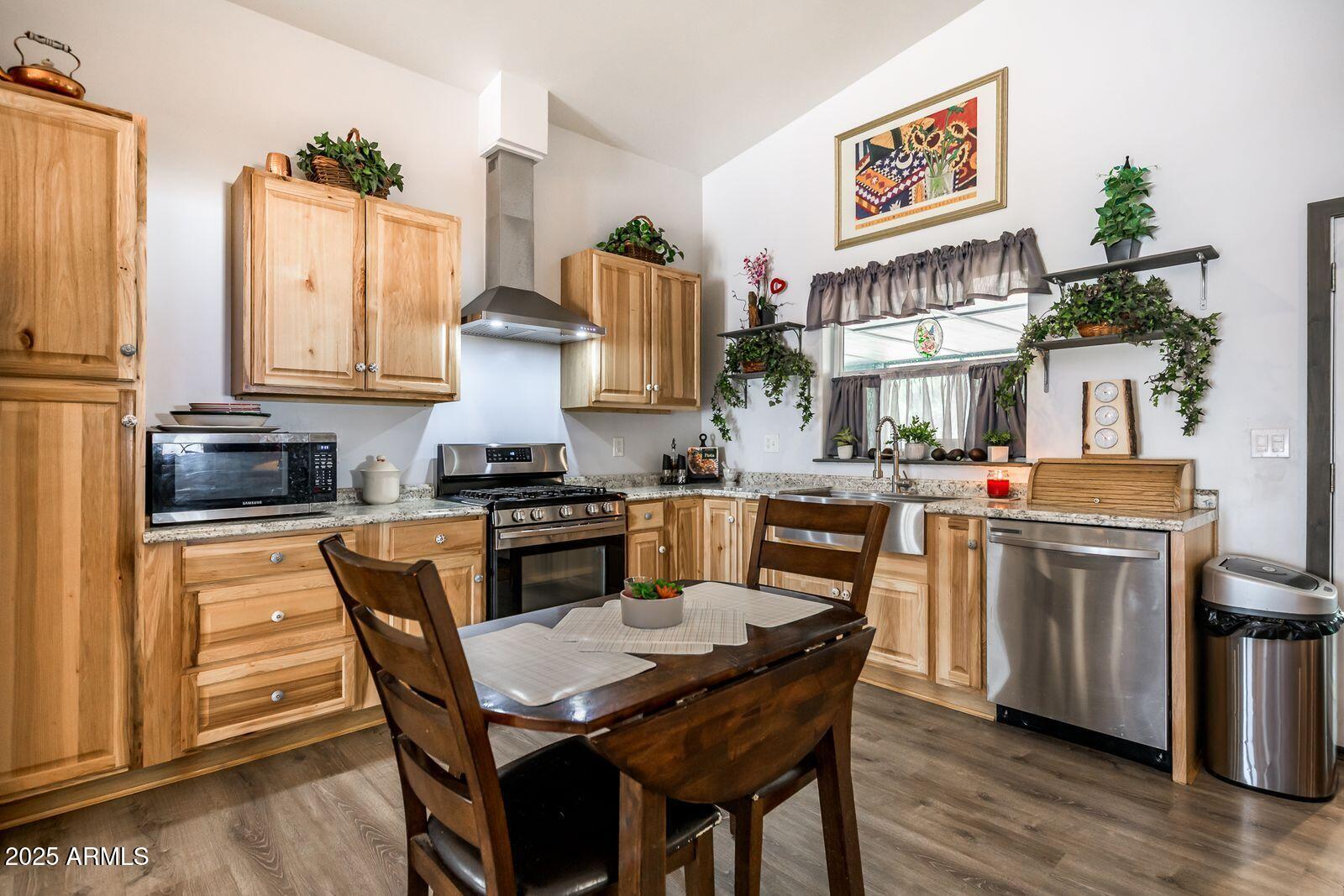 SHERWOOD FOREST ESTATES - Residential