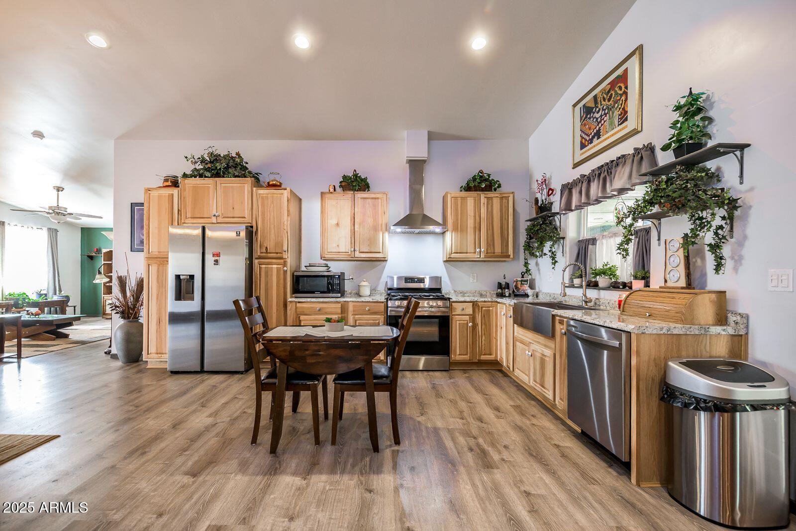 SHERWOOD FOREST ESTATES - Residential