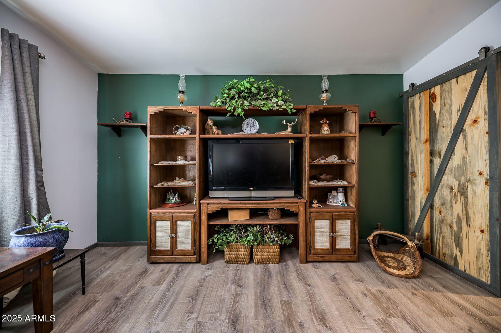 SHERWOOD FOREST ESTATES - Residential