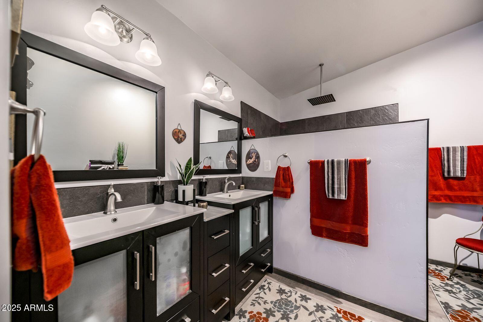 SHERWOOD FOREST ESTATES - Residential