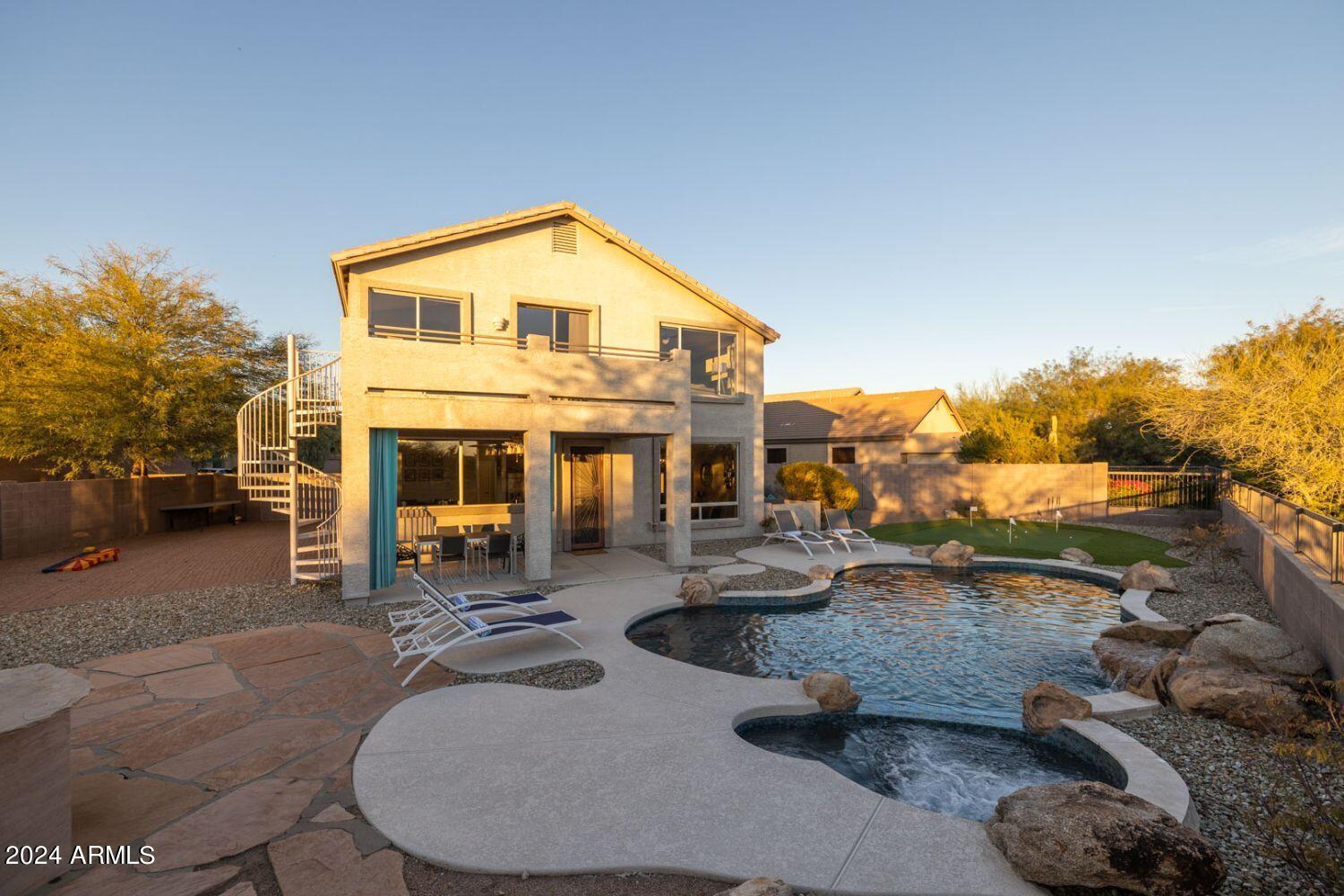 3055 N RED Mountain 212