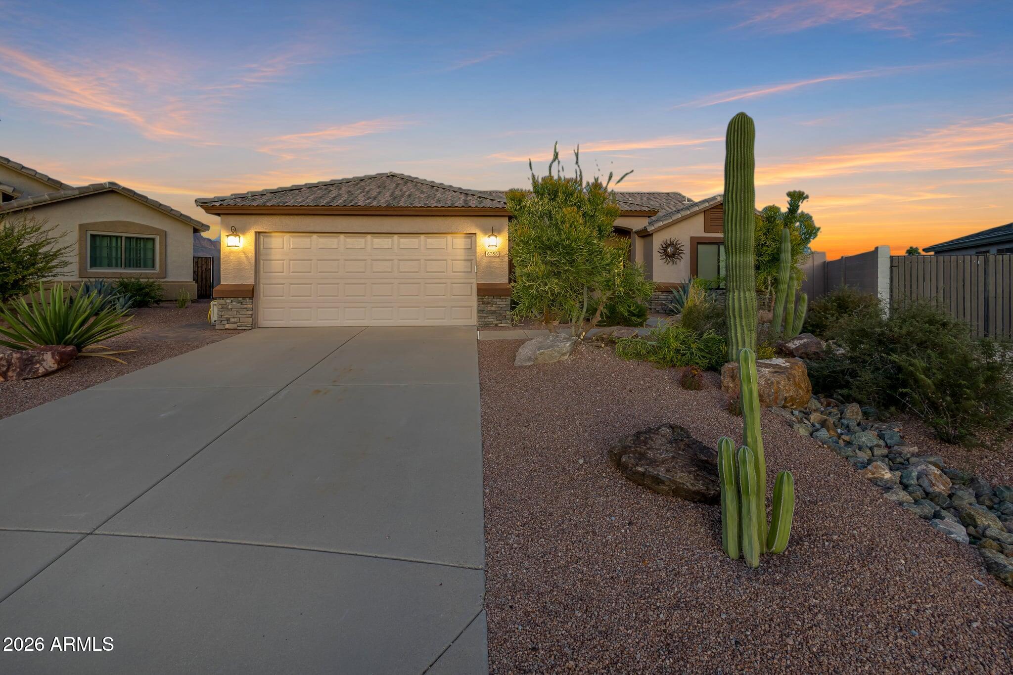 6753 S RUSSET SKY Way