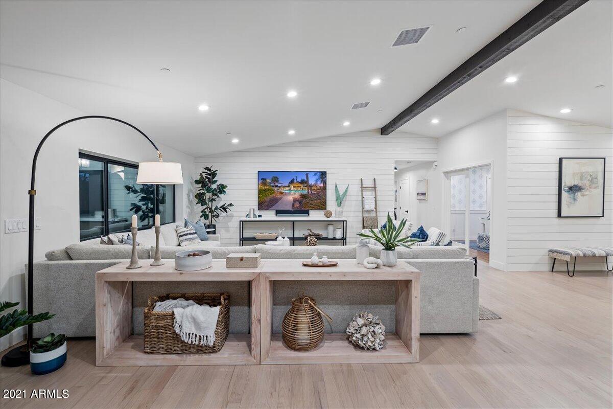 DESERT WIND - Residential