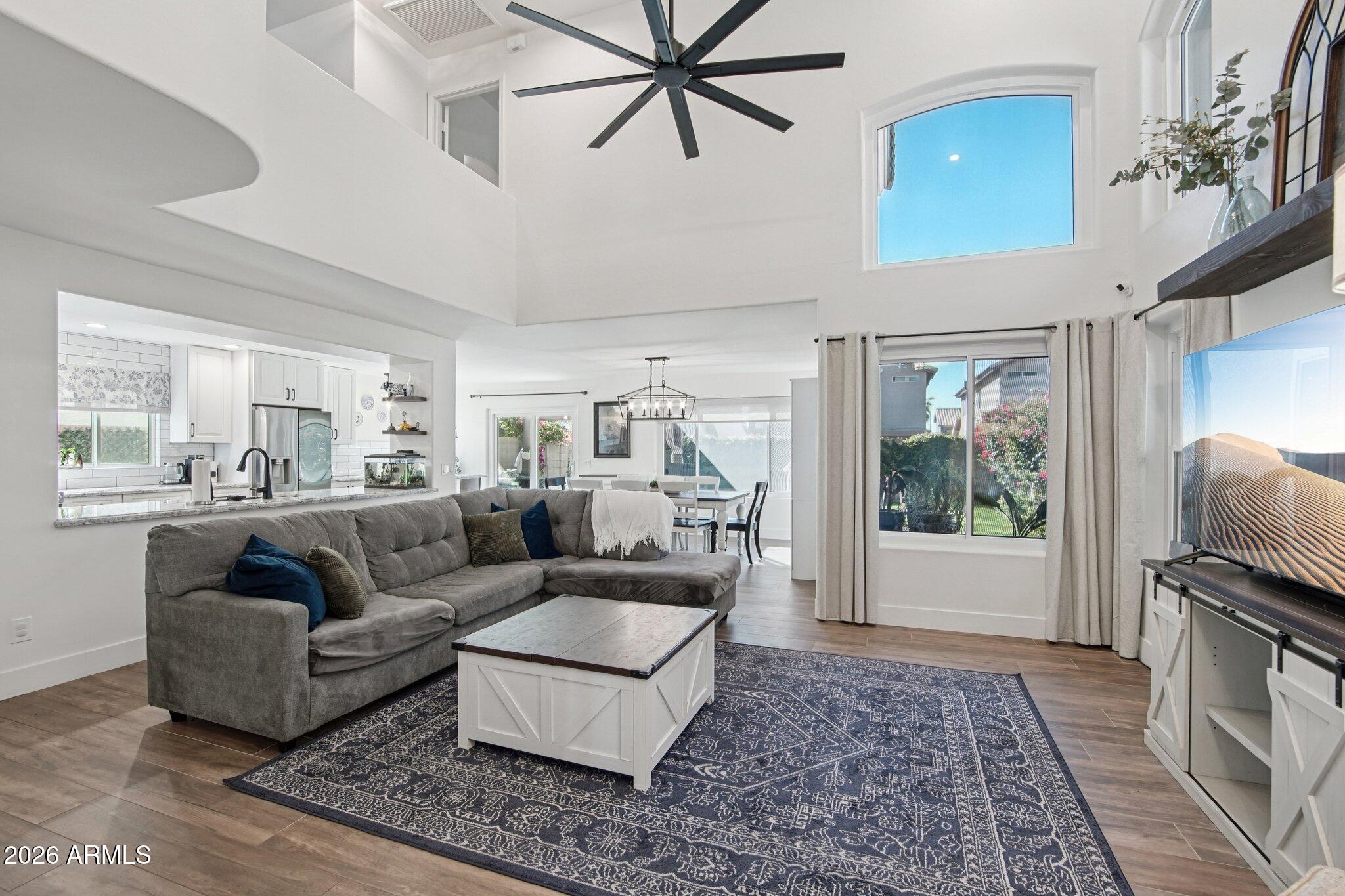 4029 E COOLBROOK Avenue