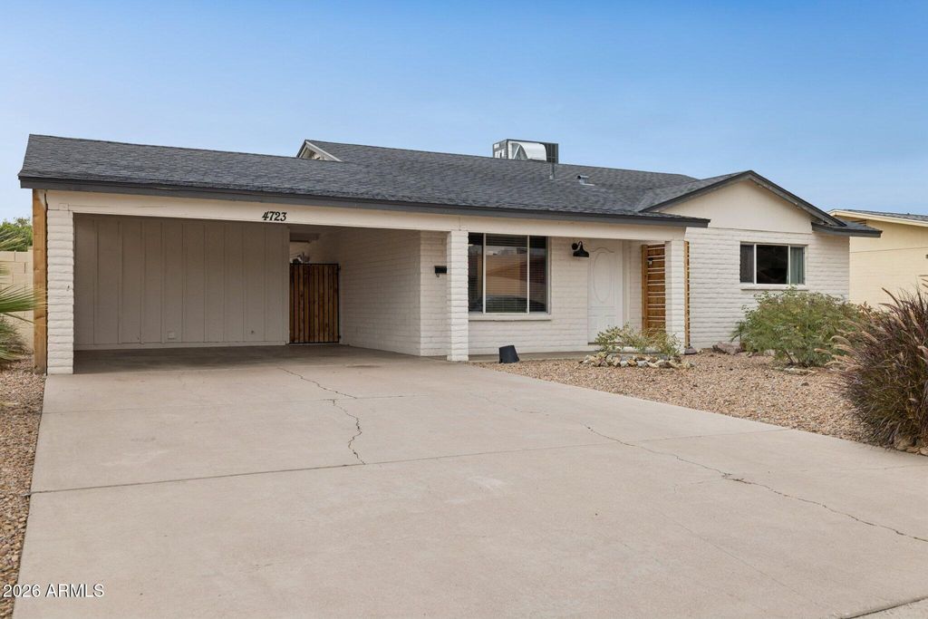 Photo of 4723 S Country Club Way, Tempe, AZ 85282 (MLS # 6995744)