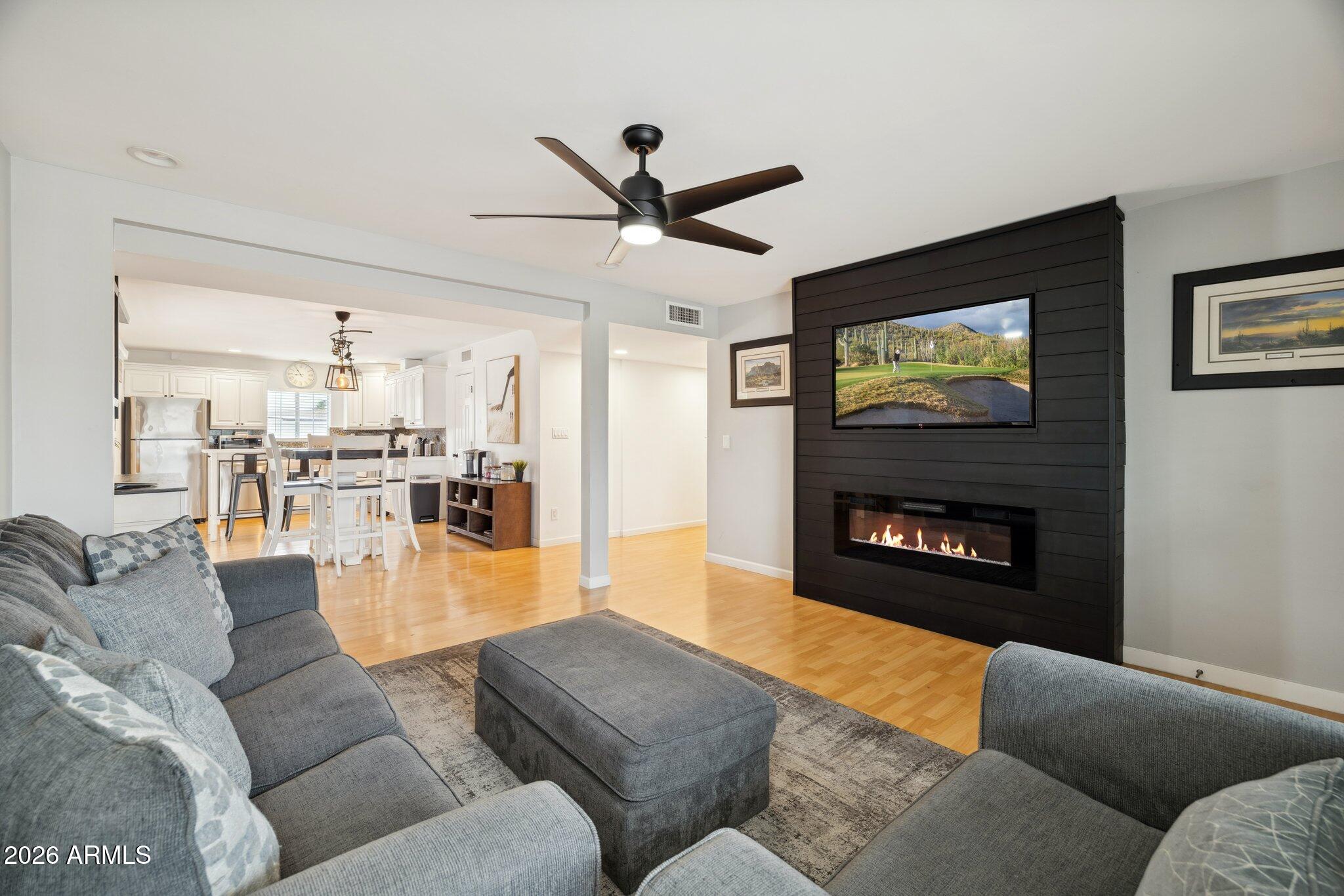 4723 S COUNTRY CLUB Way