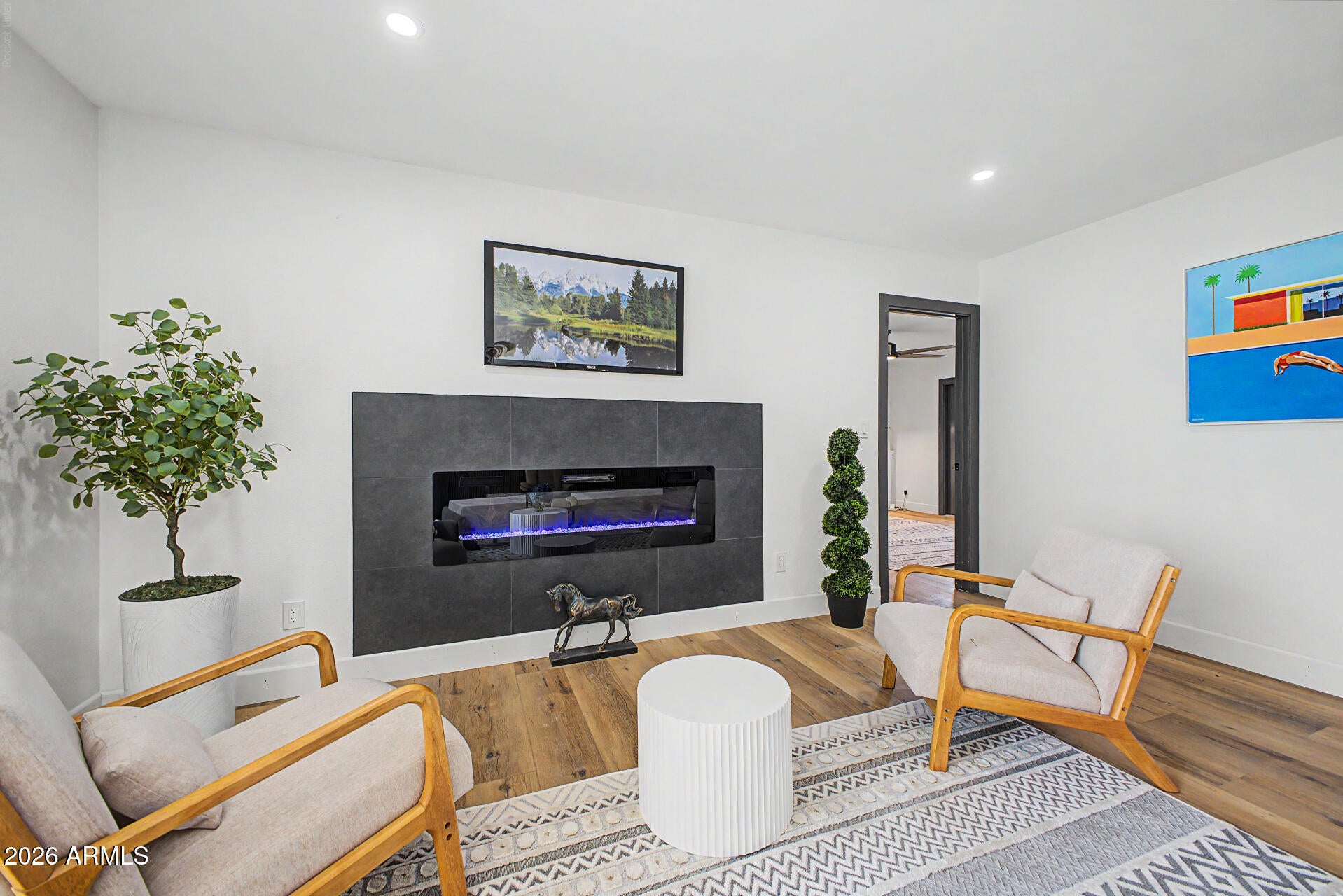 2818 E MALAPAI Drive