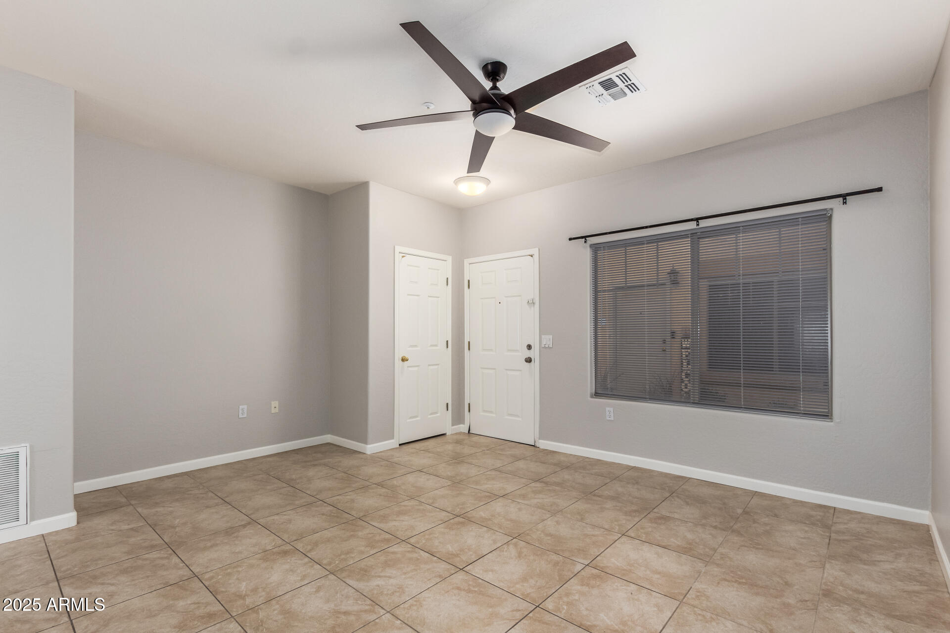 525 N MILLER Road 142