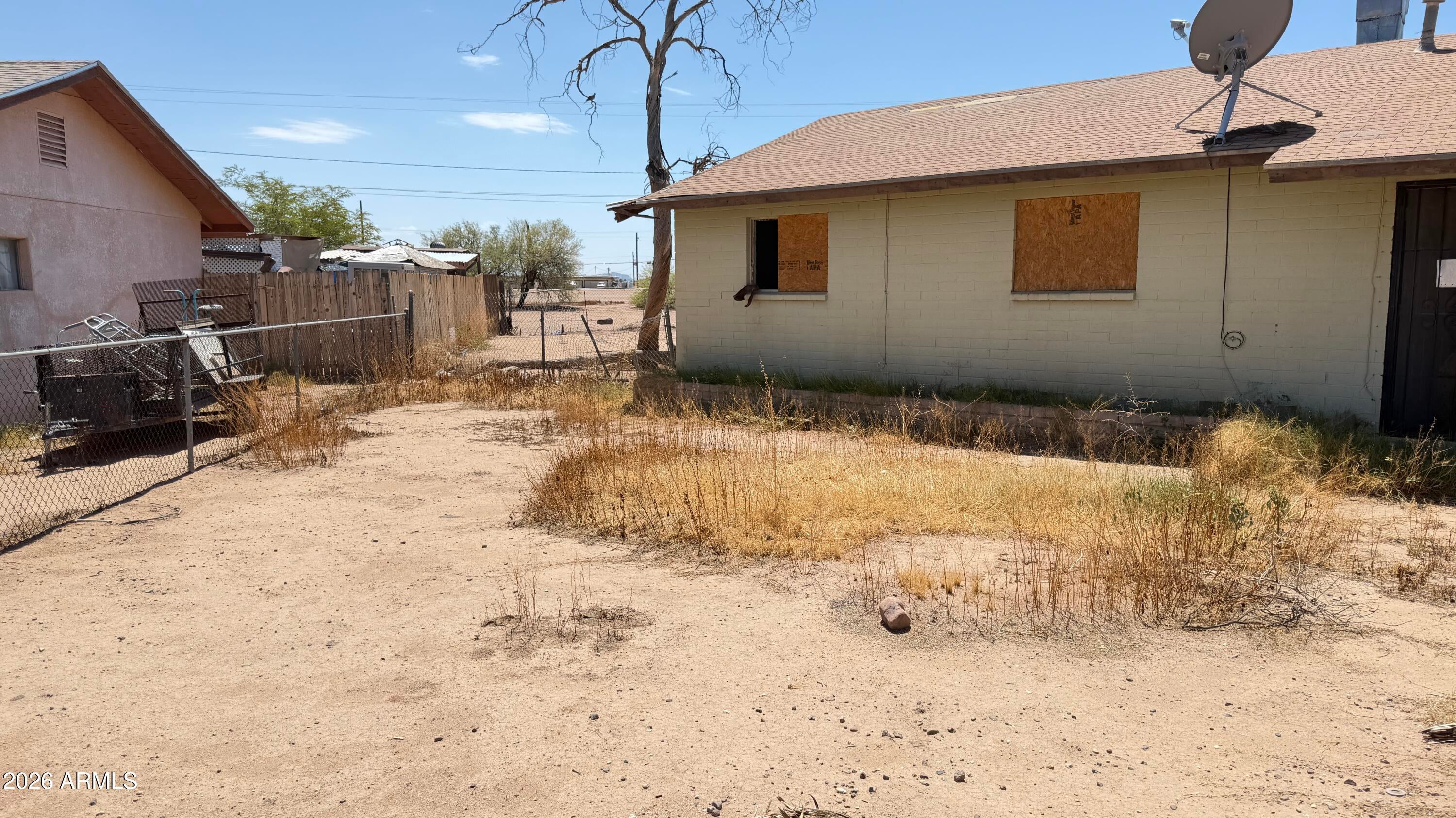 1391 W ROSE Place