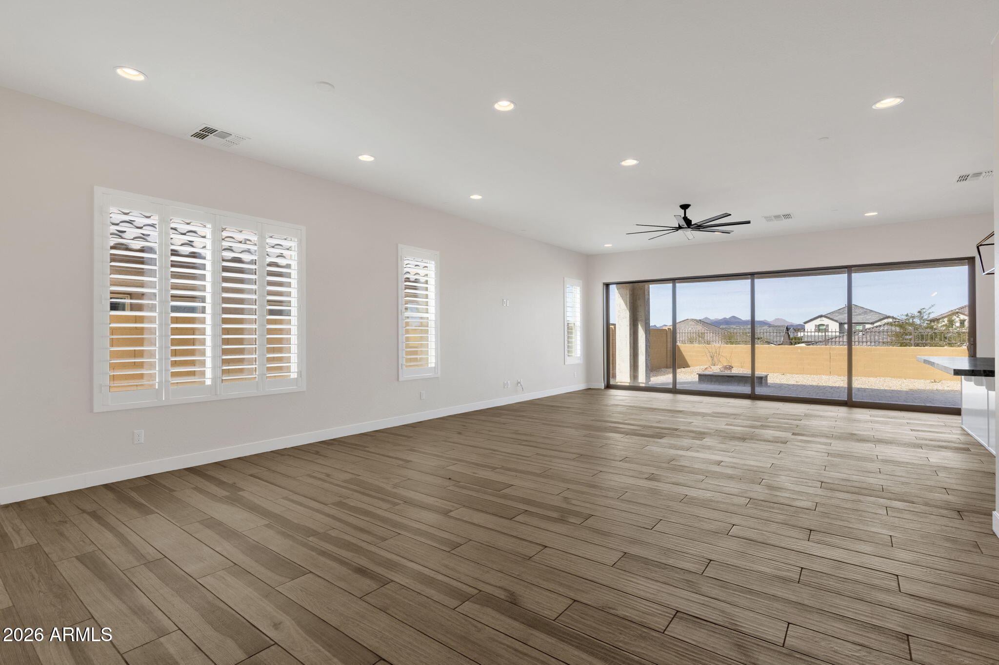 5924 E REDMONT Drive