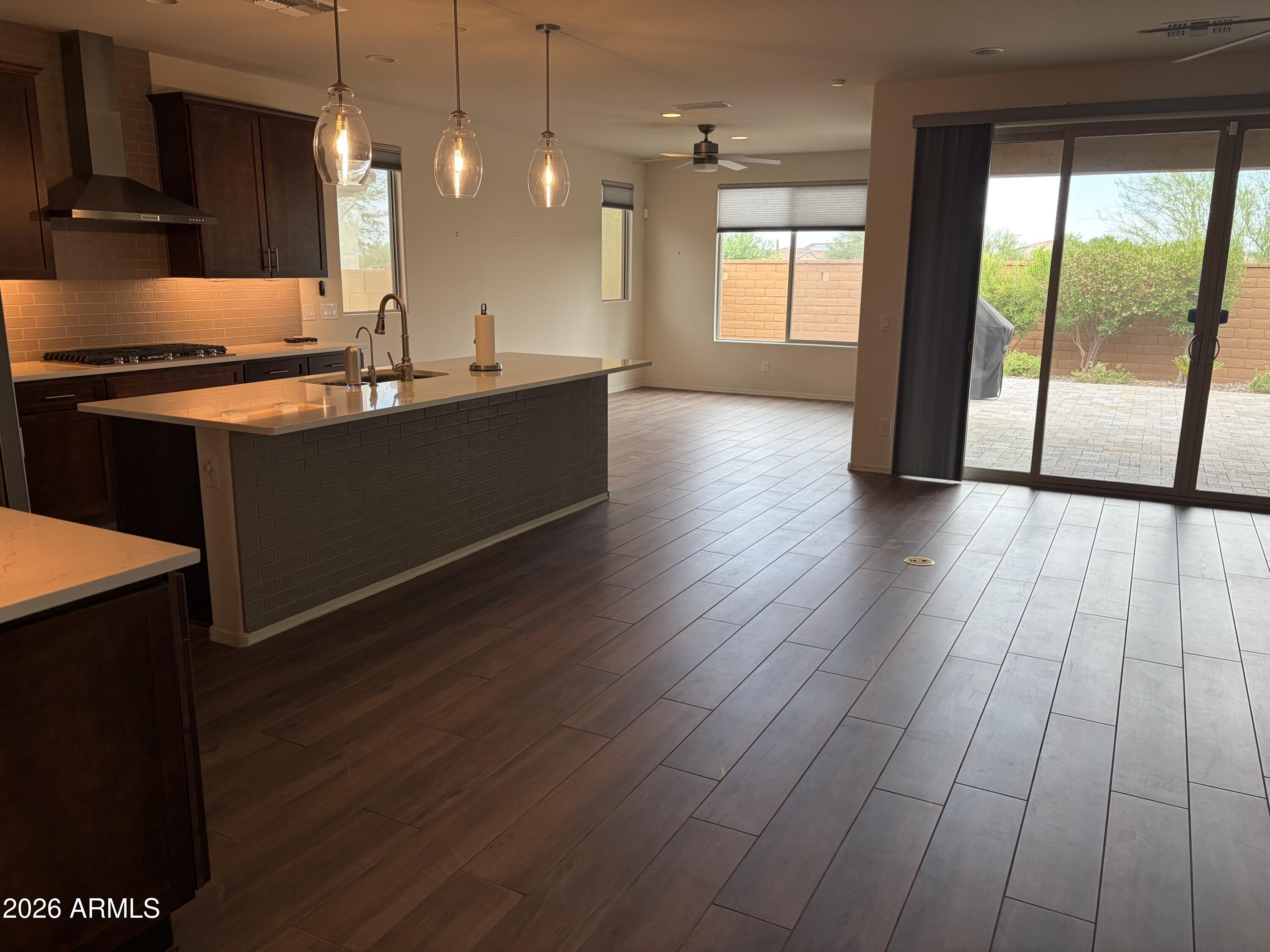 27022 W KERRY Lane