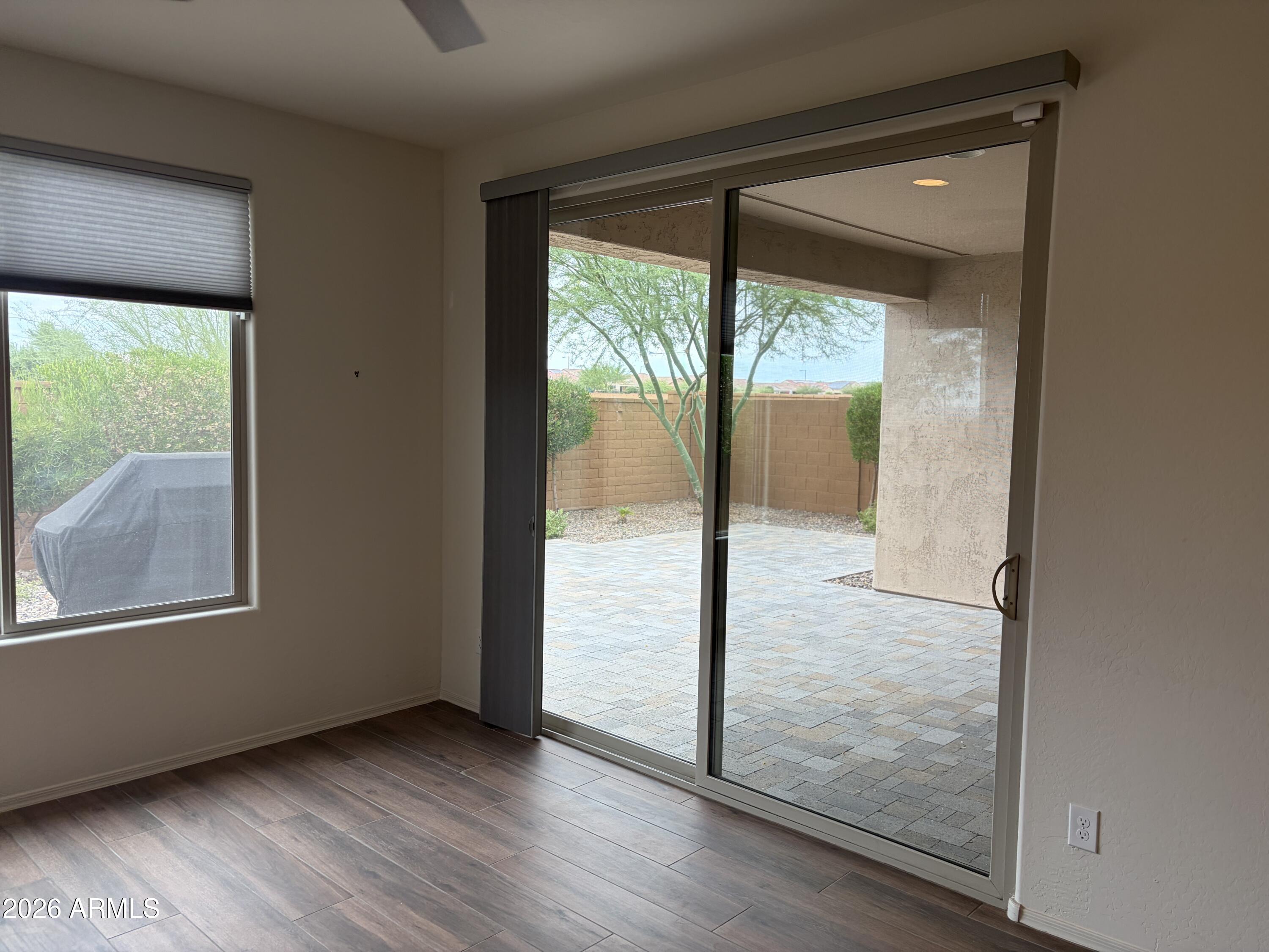 27022 W KERRY Lane
