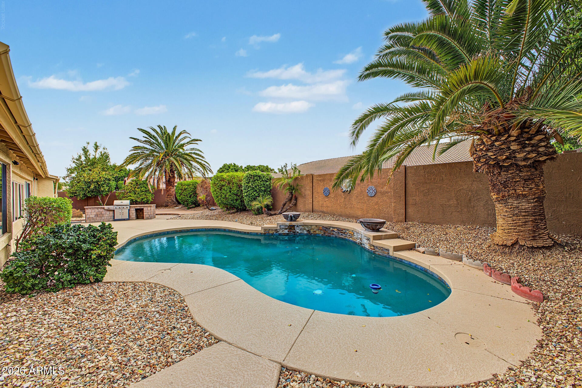 8838 W POTTER Drive