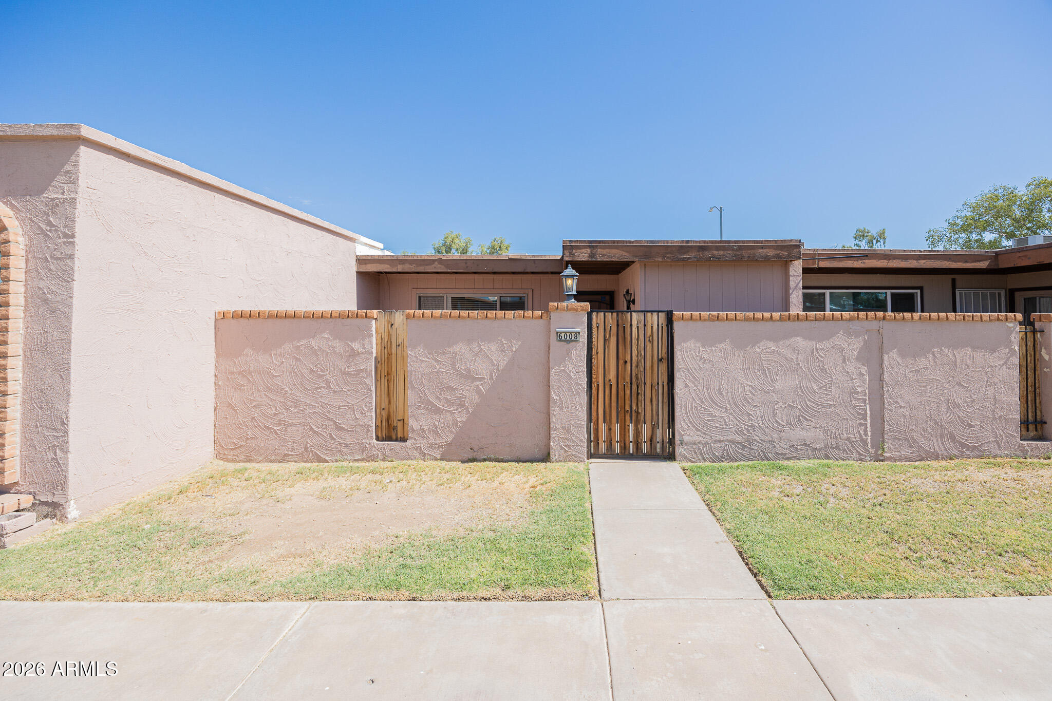 6008 W AUGUSTA Avenue