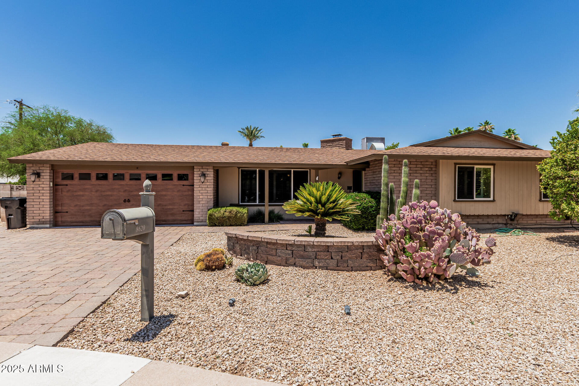8620 E SELLS Drive