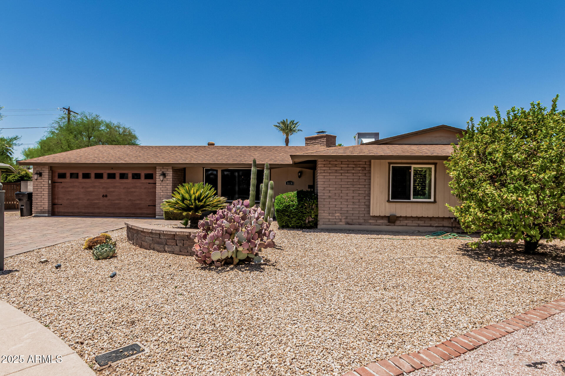 8620 E SELLS Drive