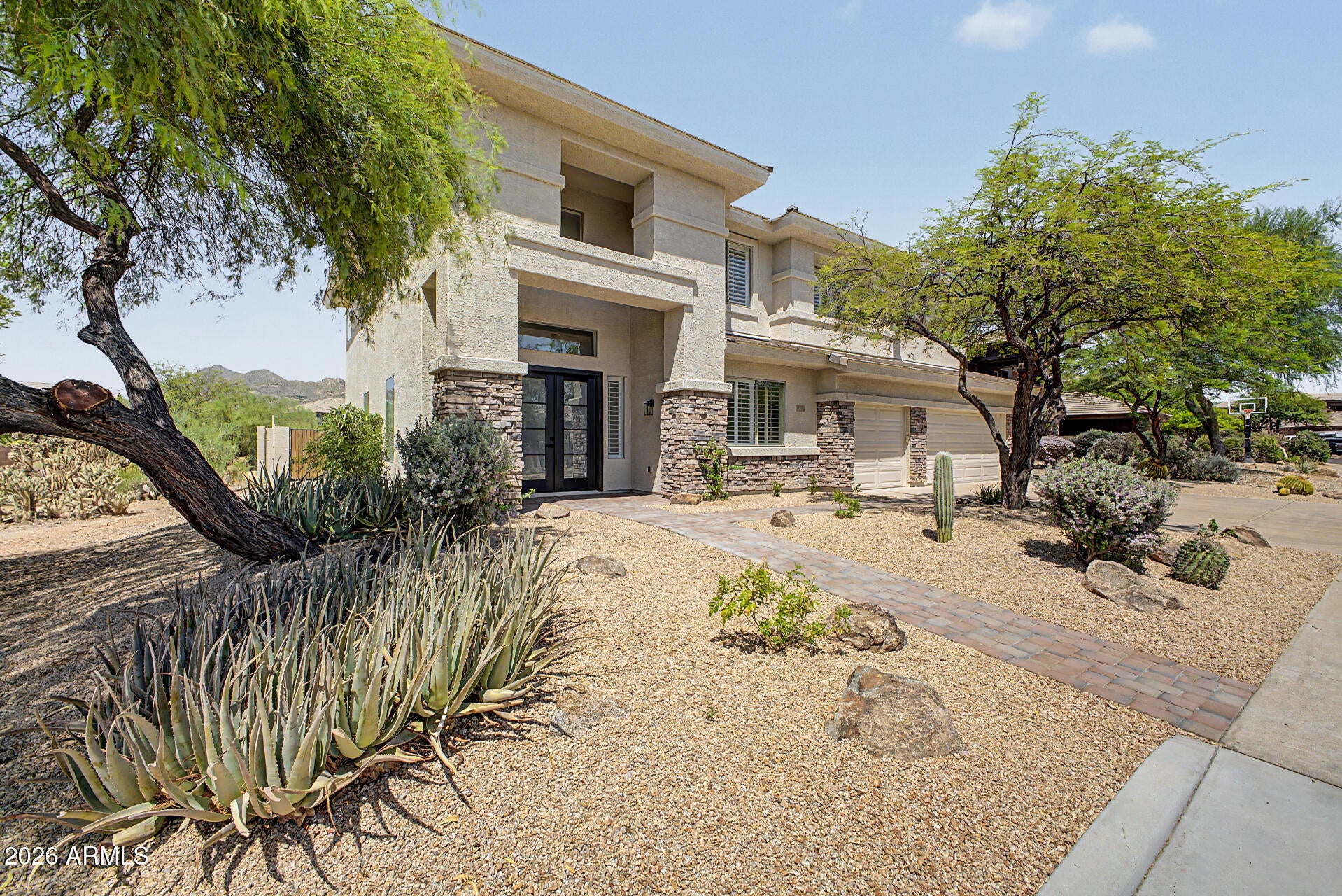 6102 E SONORAN Trail
