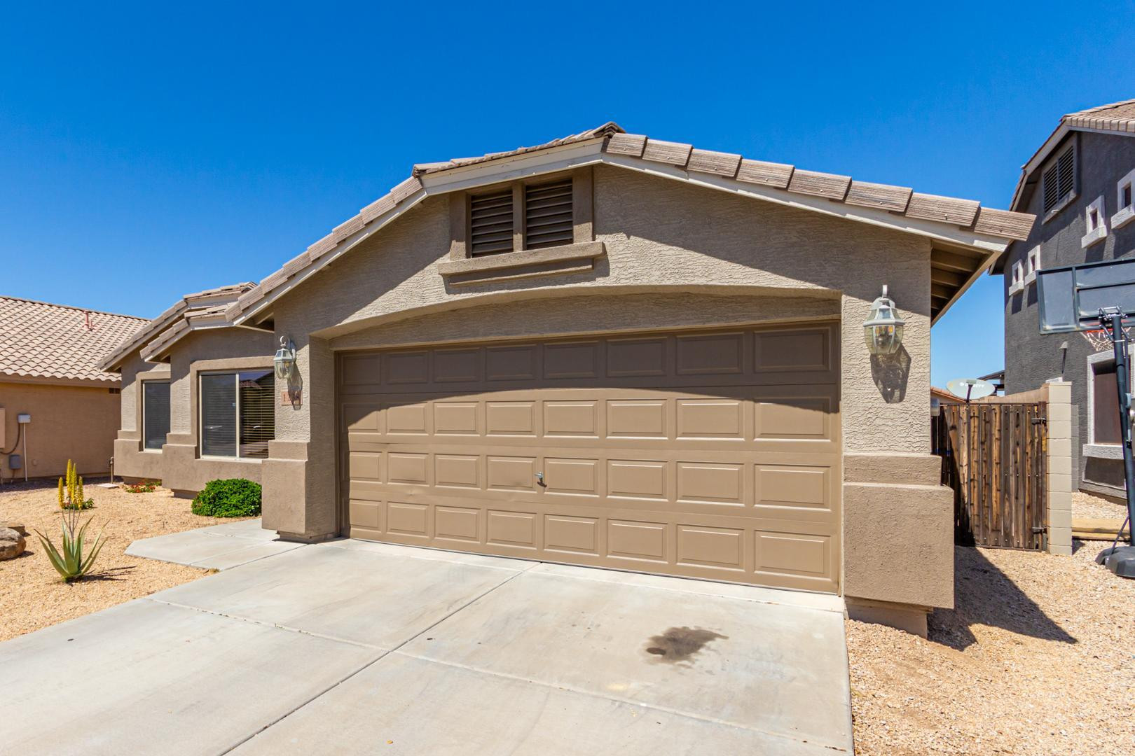 1238 W Dana Drive
