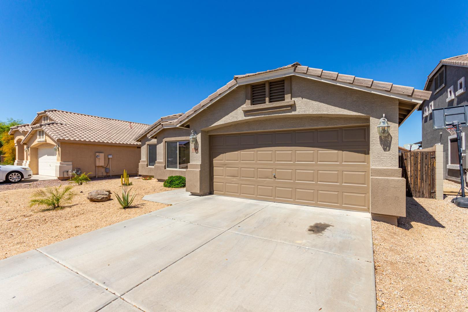 1238 W Dana Drive