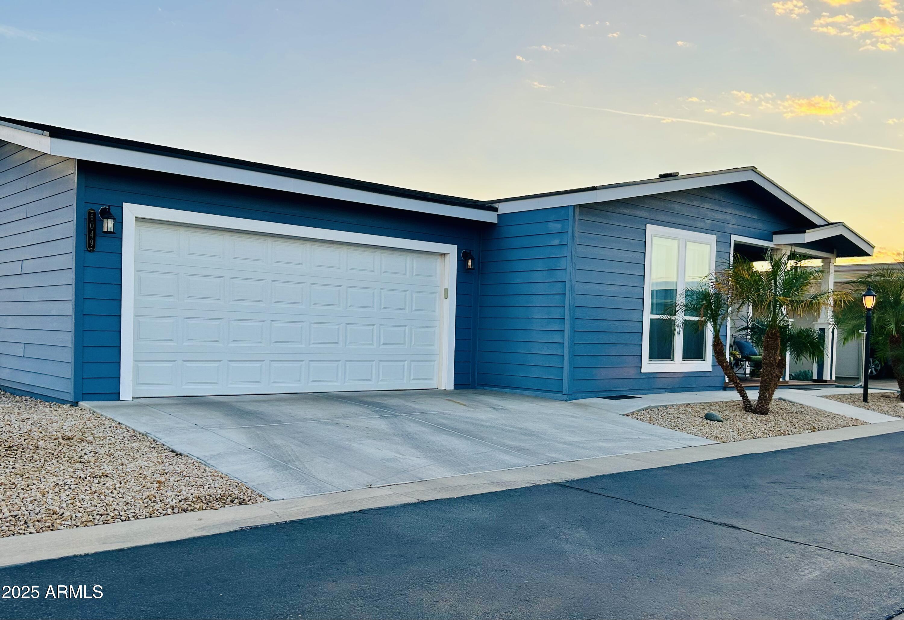 3301 S GOLDFIELD Road 6049