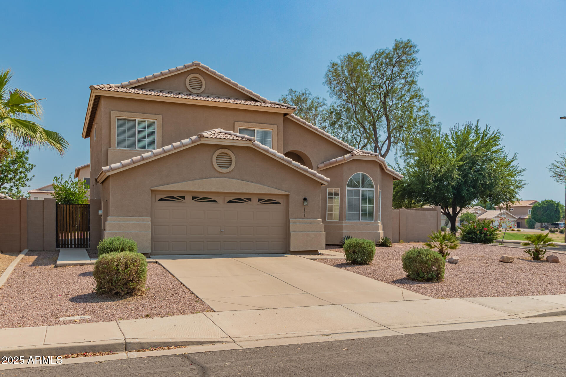 321 W BETSY Lane