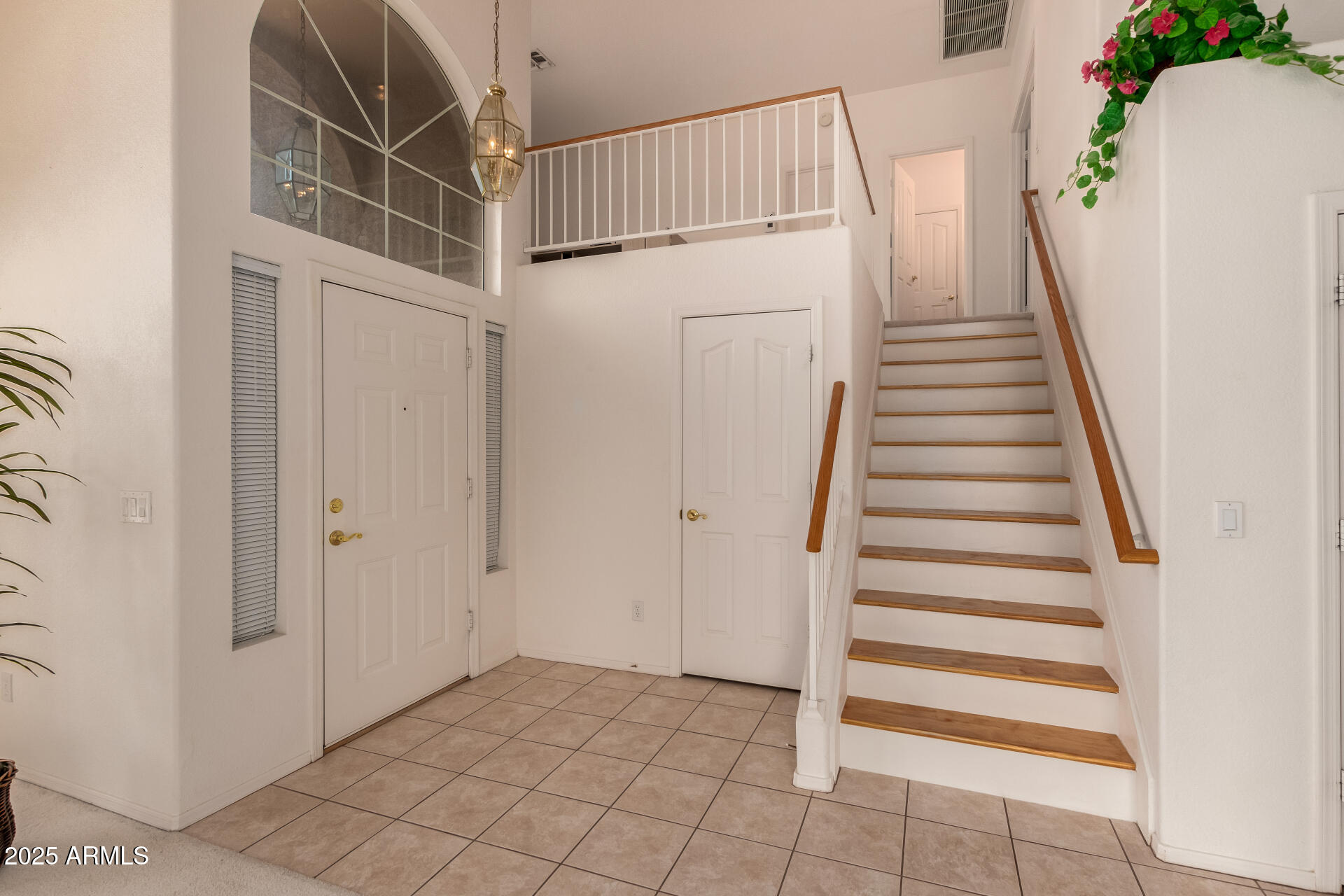 321 W BETSY Lane