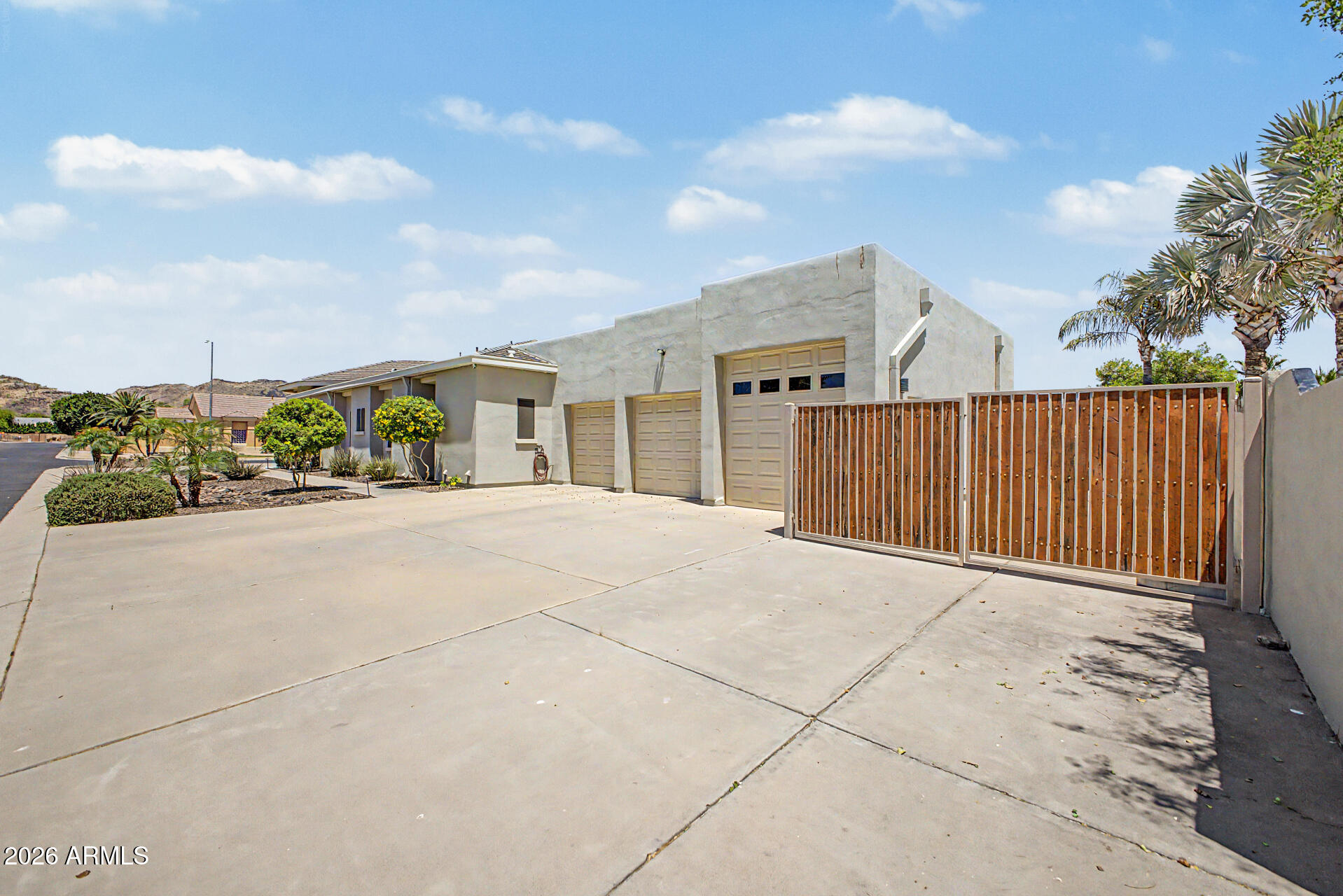 4753 W FALLEN LEAF Lane